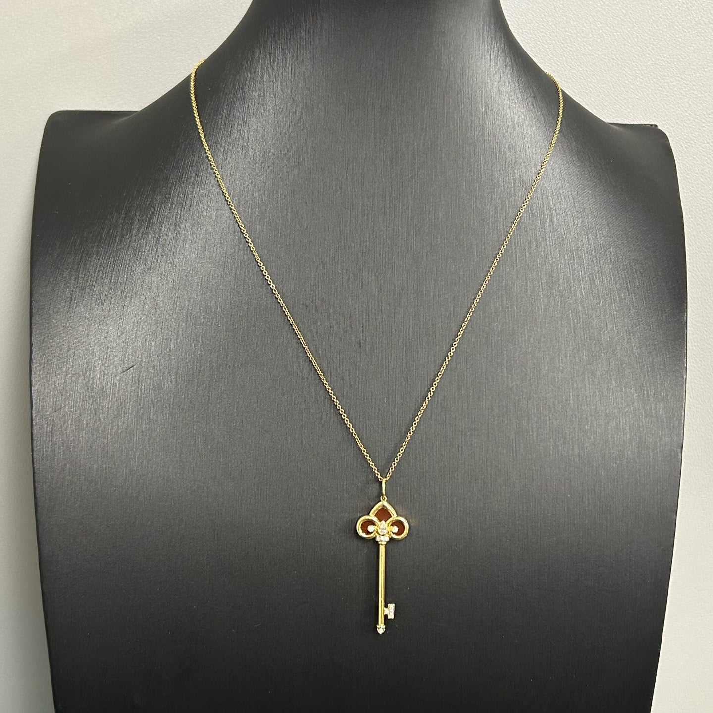 Tiffany & Co - Keys - Yellow gold - Gold - (44 cm)