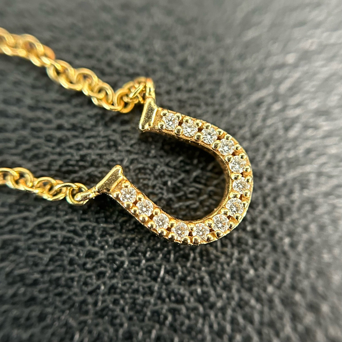 Tiffany & Co. - Metro Mini Horseshoe Diamond Necklace - 18K yellow gold with a pave-set diamond horseshoe pendant - Gold - (Mini)