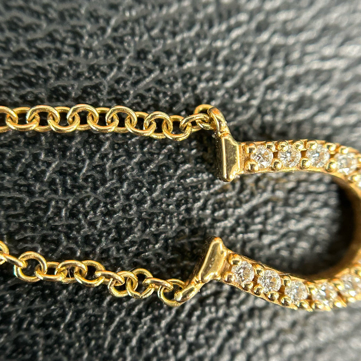 Tiffany & Co. - Metro Mini Horseshoe Diamond Necklace - 18K yellow gold with a pave-set diamond horseshoe pendant - Gold - (Mini)