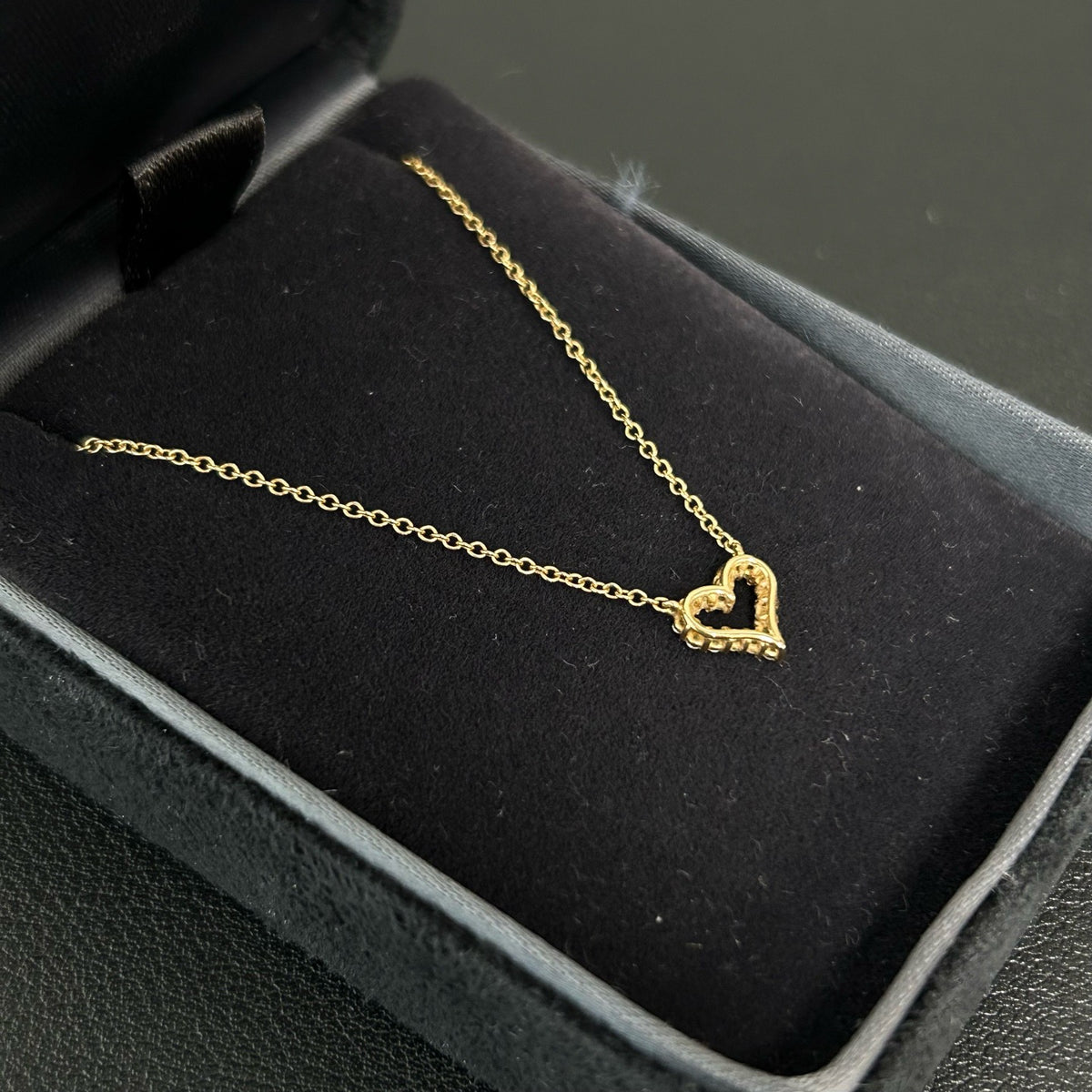 Tiffany & Co. - Open Heart - 18K yellow gold with brilliant-cut diamond accents. - Gold - (40 cm)