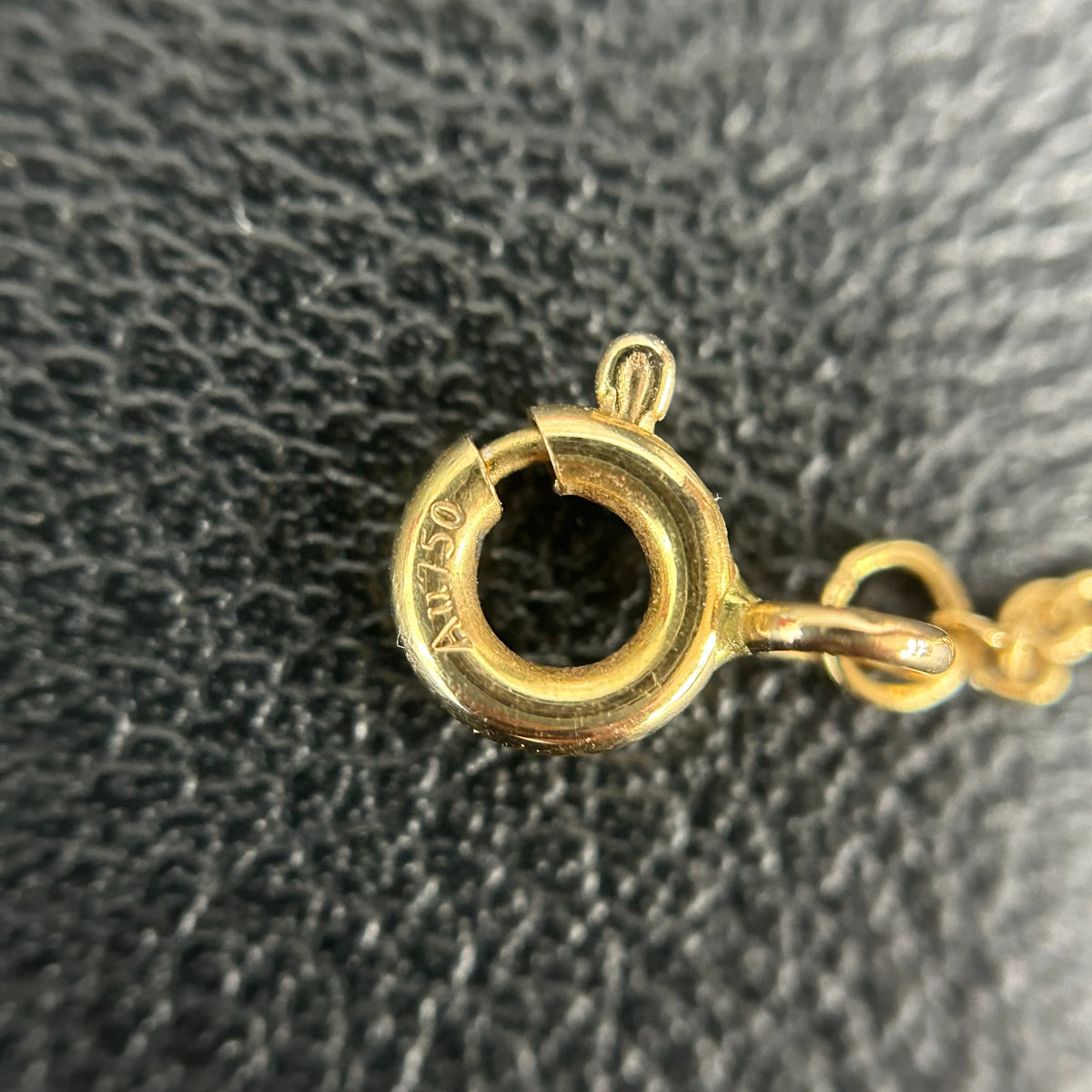 Tiffany & Co. - Open Heart - 18K yellow gold with brilliant-cut diamond accents. - Gold - (40 cm)