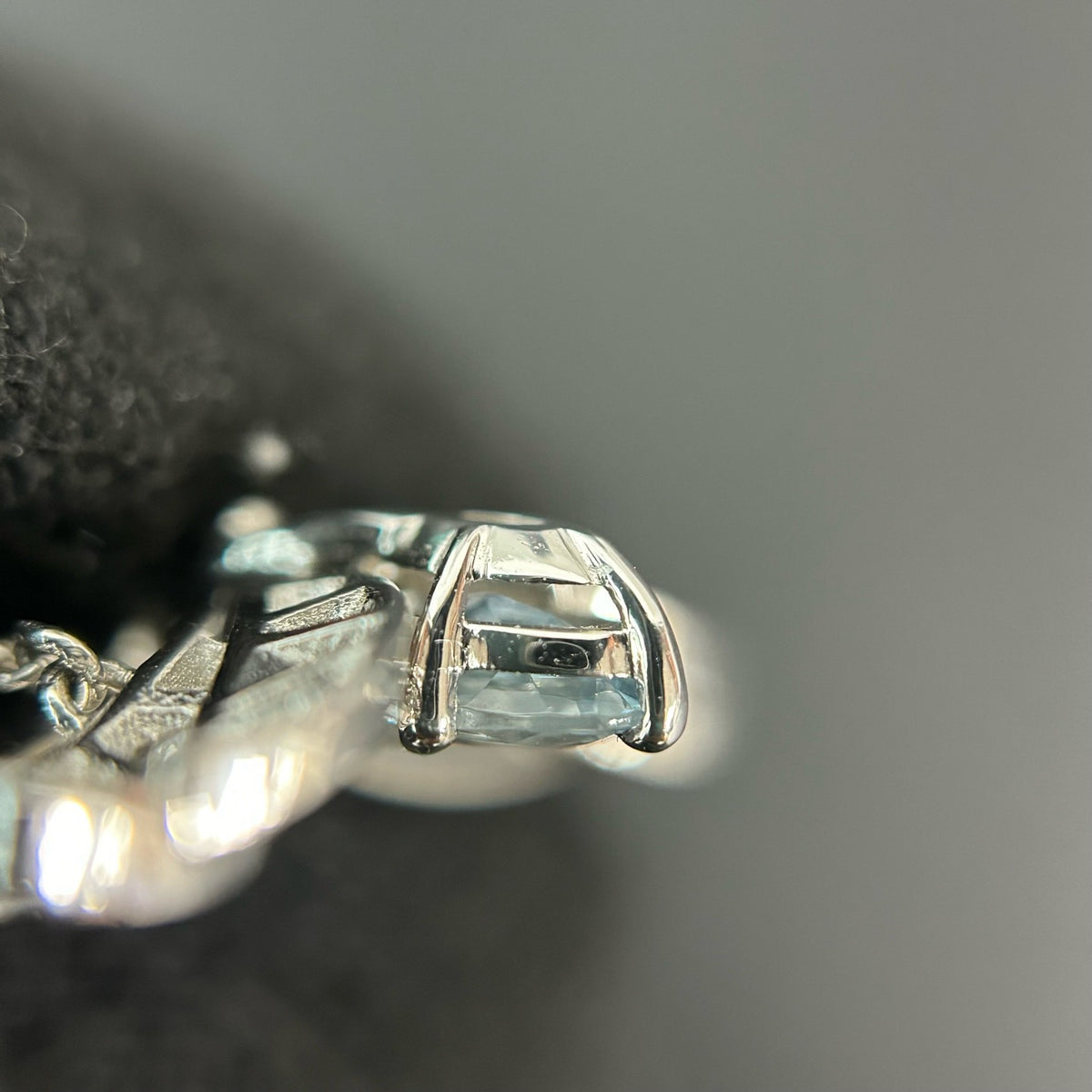 Tiffany & Co. - Paper Flowers Firefly Necklace - Pt950 platinum with diamonds and 0.13 ct aquamarine; the aquamarine has natural inclusions. - Multicolour