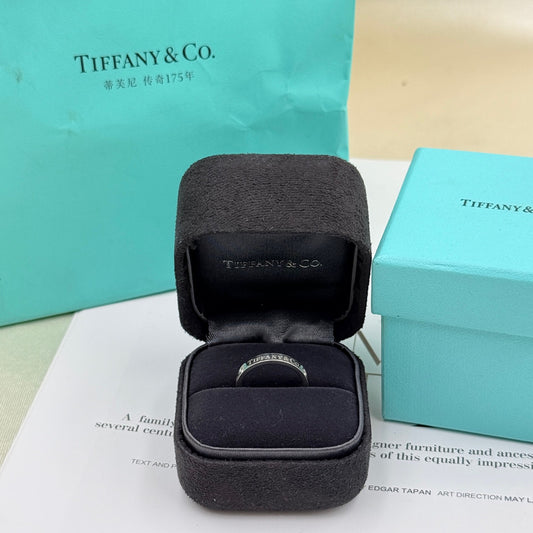 Tiffany & Co - Return to Tiffany - Crystal - Silver - (49.5)