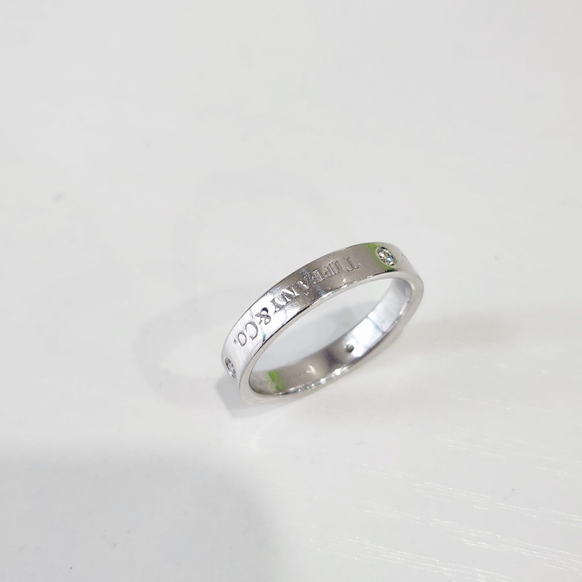 Tiffany & Co. - Signature Three Diamond Ring Wide - Pt950 platinum with diamonds - Silver - (60)