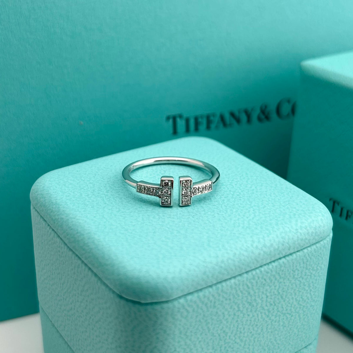 Tiffany & Co. - T - 18K white gold with diamonds - Silver - (50)