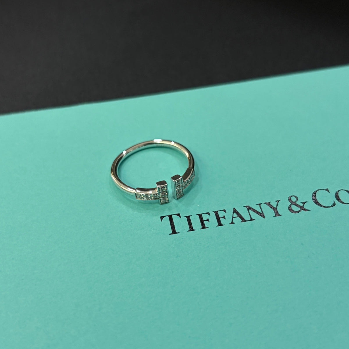 Tiffany & Co. - T - 18K white gold with diamonds - Silver - (50)