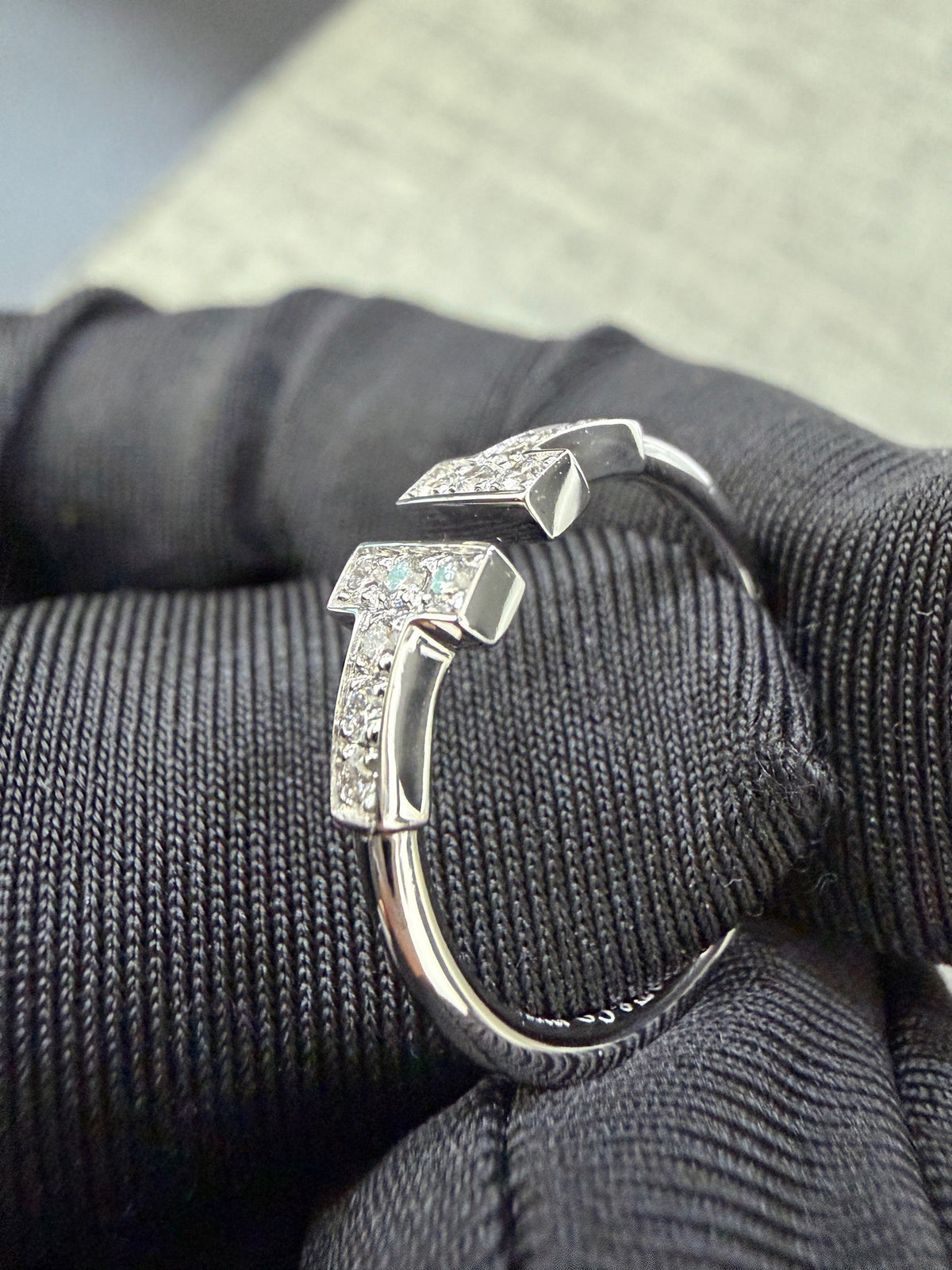 Tiffany & Co. - T - 18K white gold with diamonds - Silver - (50)