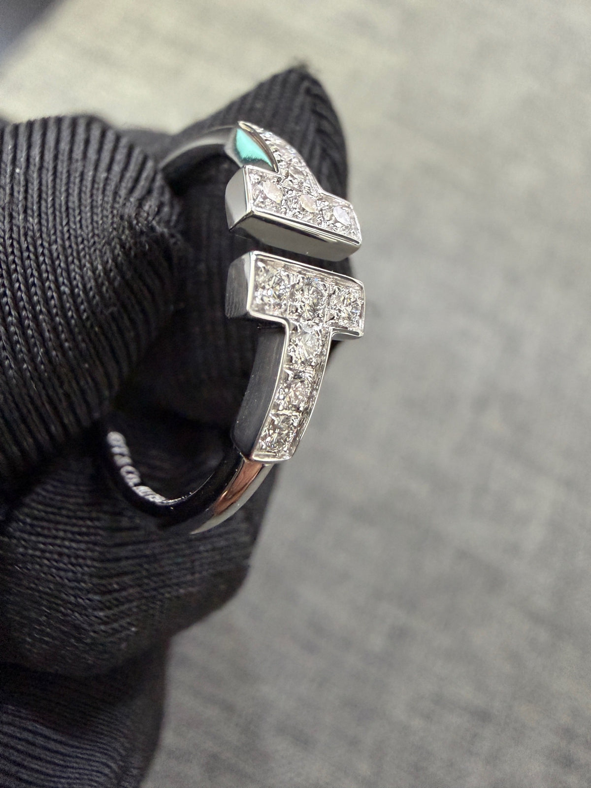 Tiffany & Co. - T - 18K white gold with diamonds - Silver - (50)