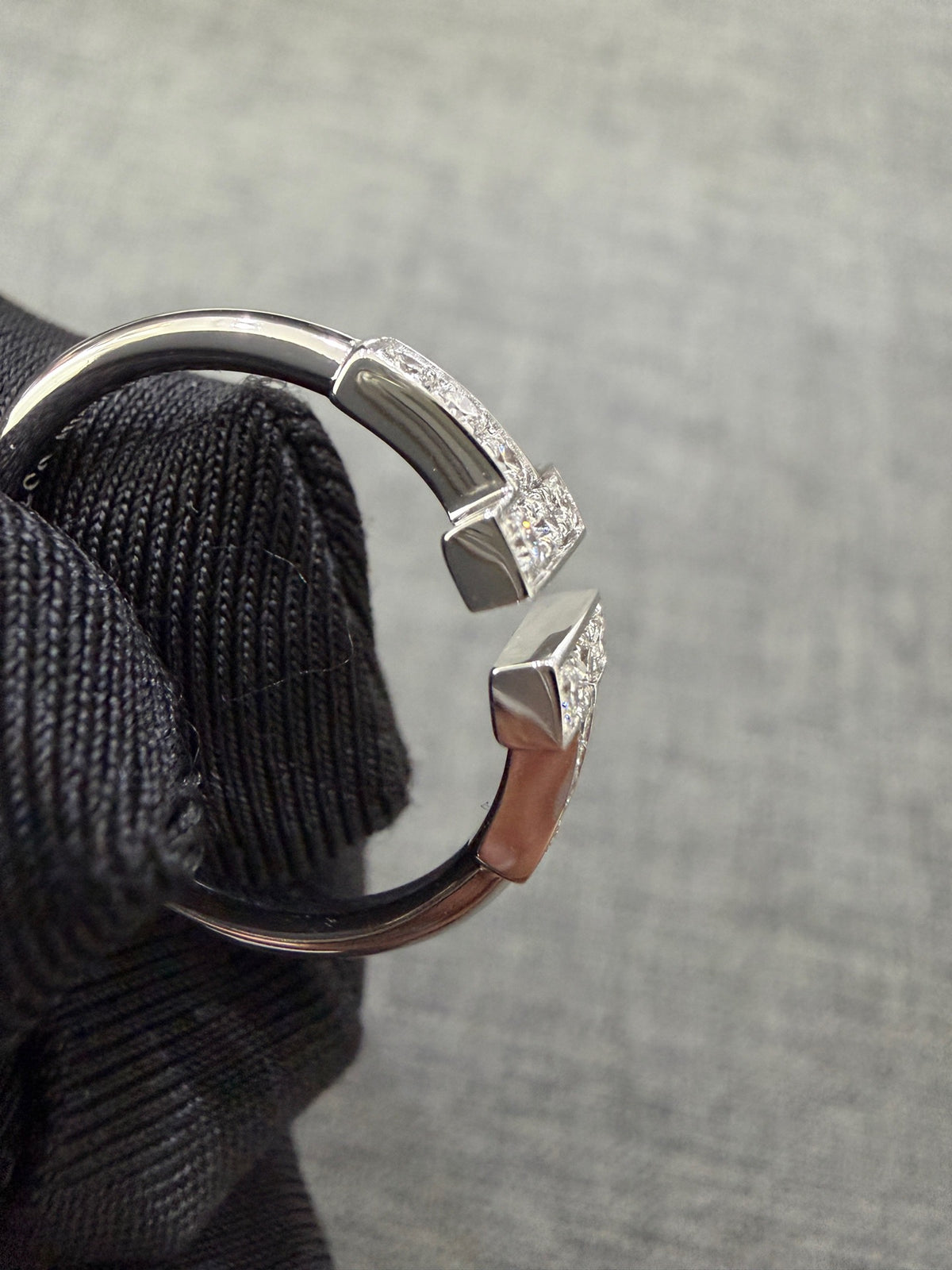 Tiffany & Co. - T - 18K white gold with diamonds - Silver - (50)