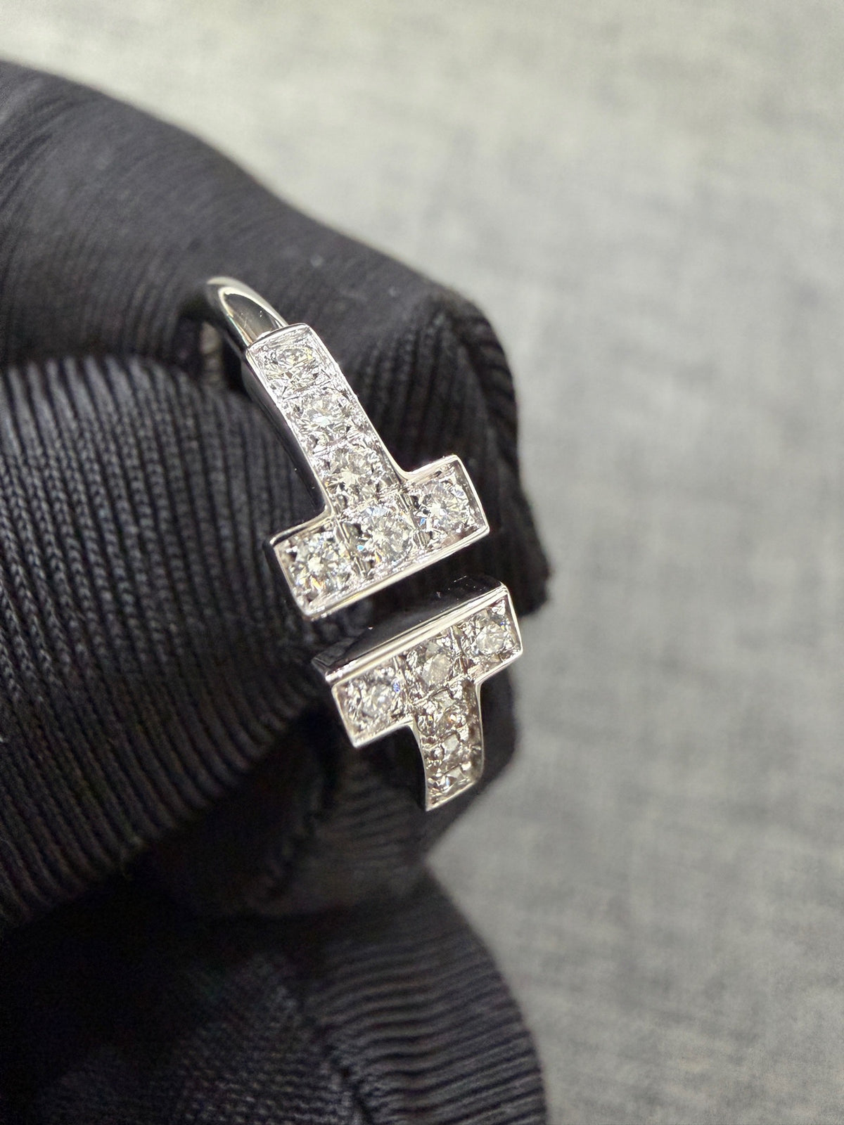 Tiffany & Co. - T - 18K white gold with diamonds - Silver - (50)