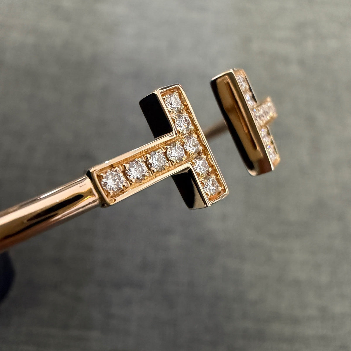 Tiffany & Co. - T Double T Large U - 18k rose gold with diamonds - Gold