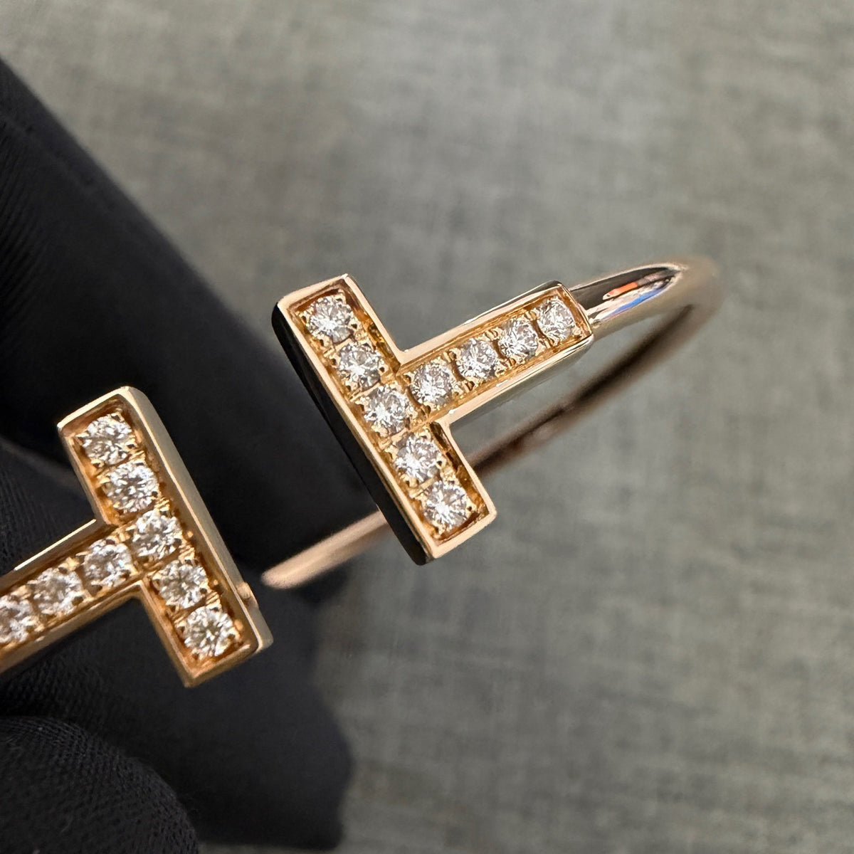 Tiffany & Co. - T Double T Large U - 18k rose gold with diamonds - Gold