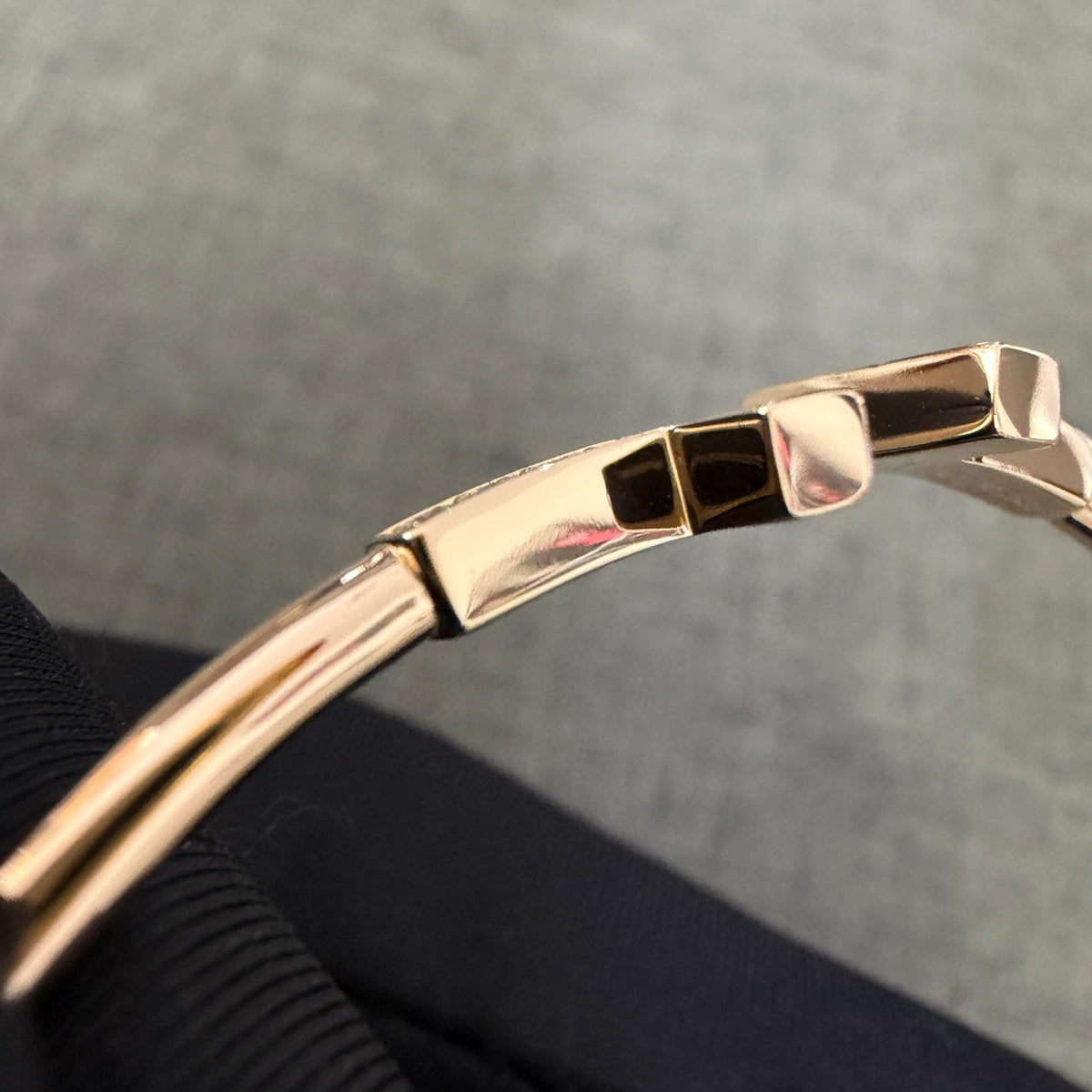 Tiffany & Co. - T Double T Large U - 18k rose gold with diamonds - Gold