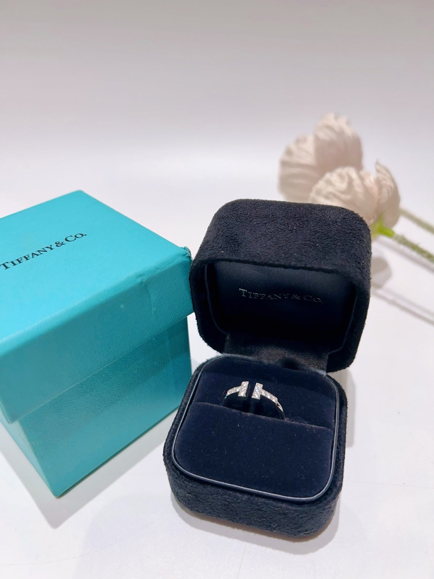 Tiffany & Co - T Smile - White gold - Silver - (50)