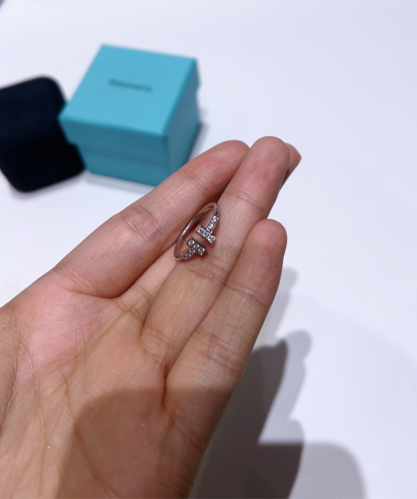 Tiffany & Co - T Smile - White gold - Silver - (50)