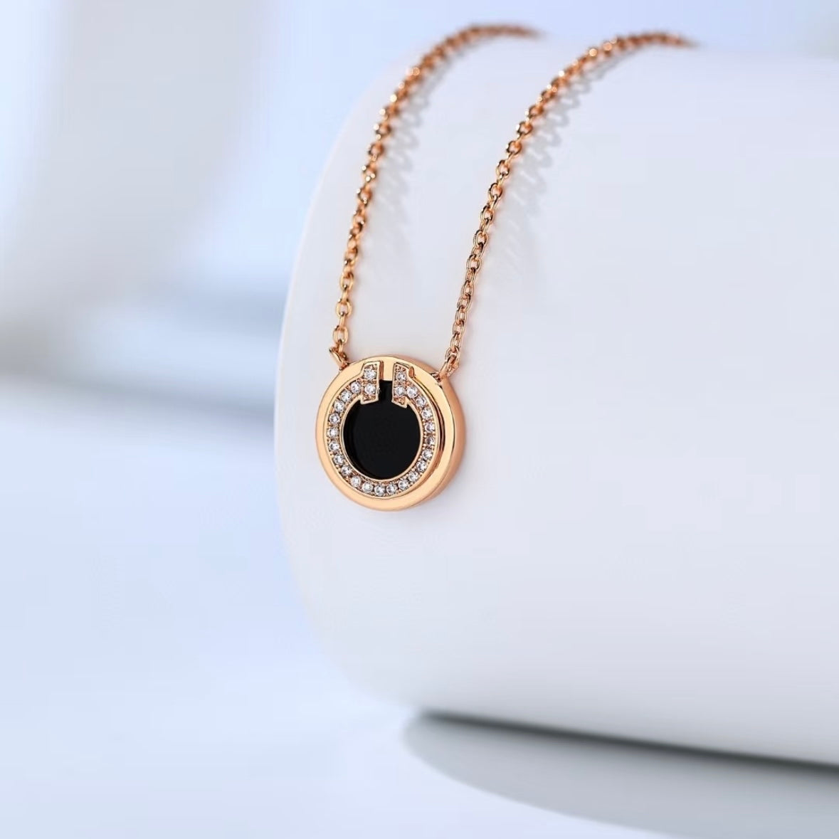 Tiffany & Co - T Smile - Yellow gold - Gold