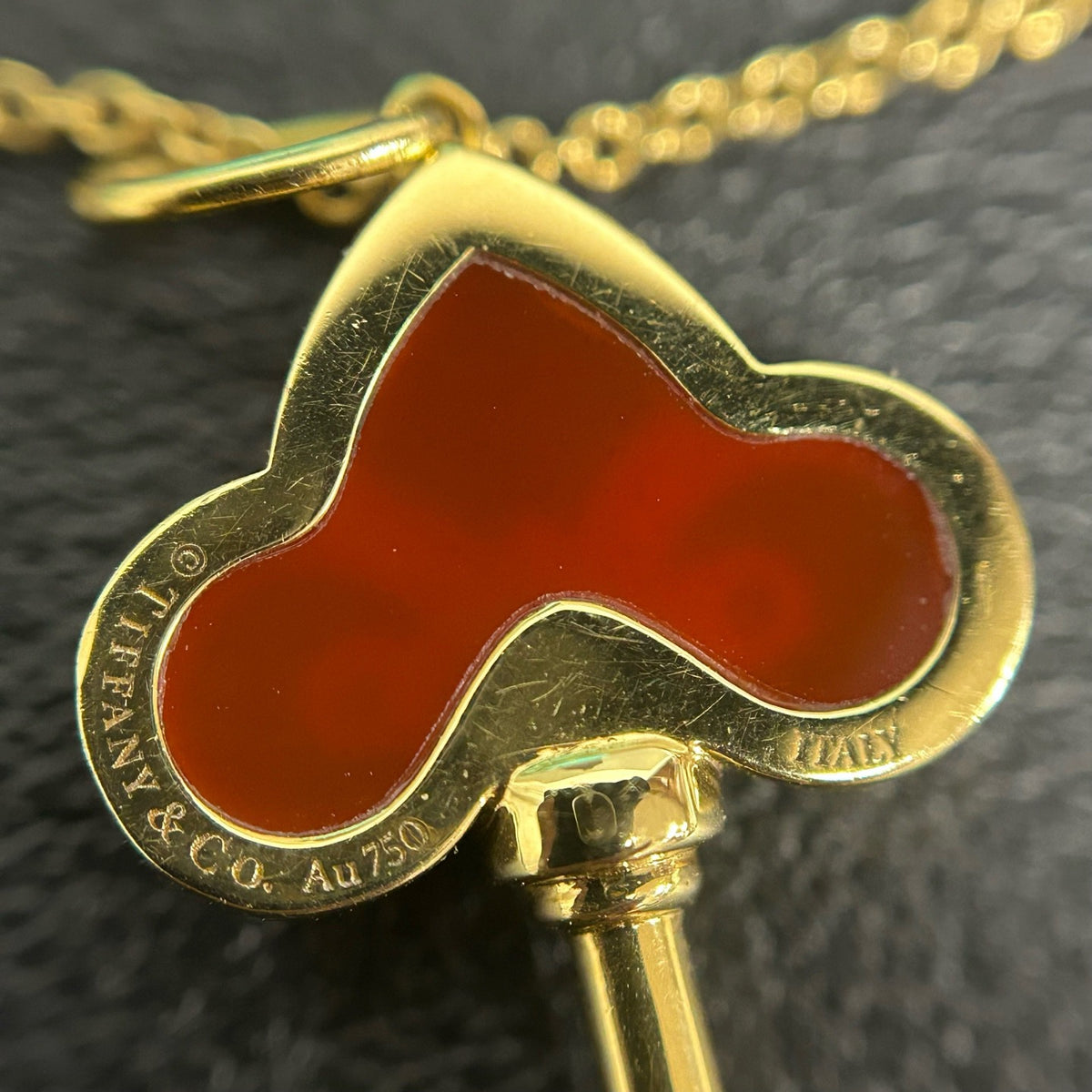 Tiffany & Co. - Tiffany Keys Iris Key Pendant - 18k yellow gold with carnelian and diamonds - Gold