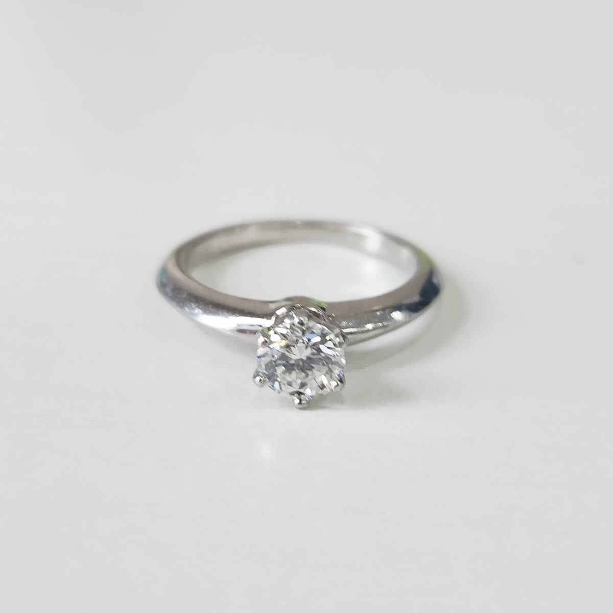 Tiffany & Co - Tiffany Setting - Platinum - Silver - (52)