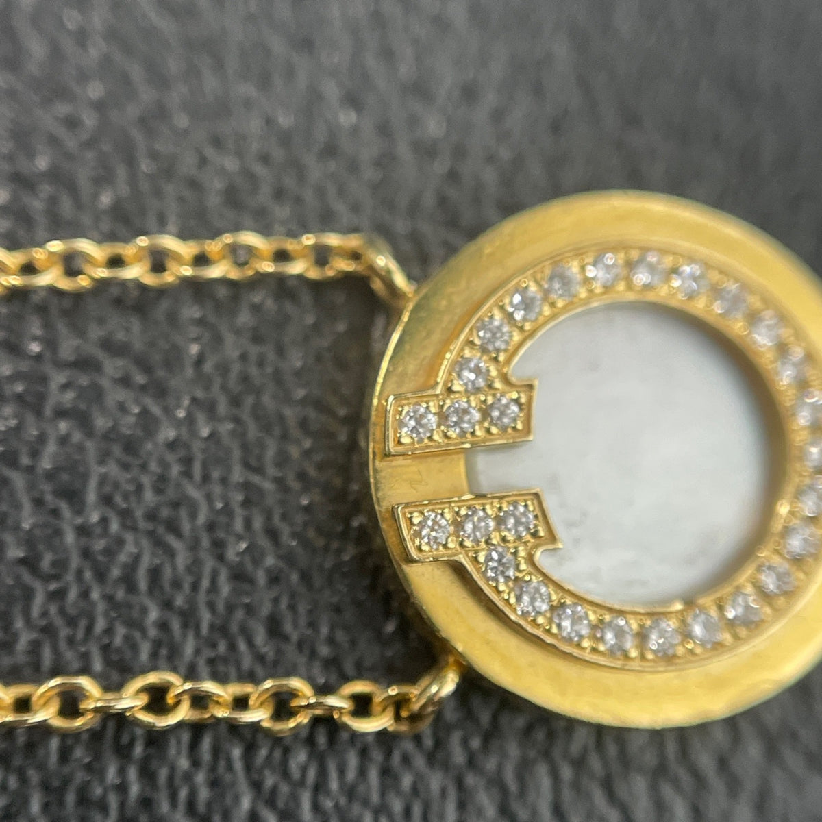 Tiffany & Co - Tiffany T Circle Pendant - Yellow gold - Gold