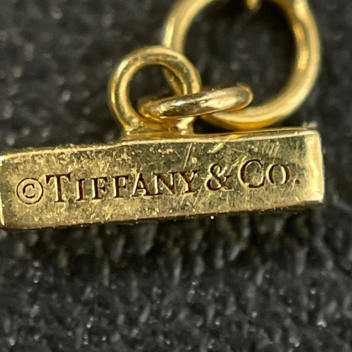 Tiffany & Co - Tiffany T Circle Pendant - Yellow gold - Gold