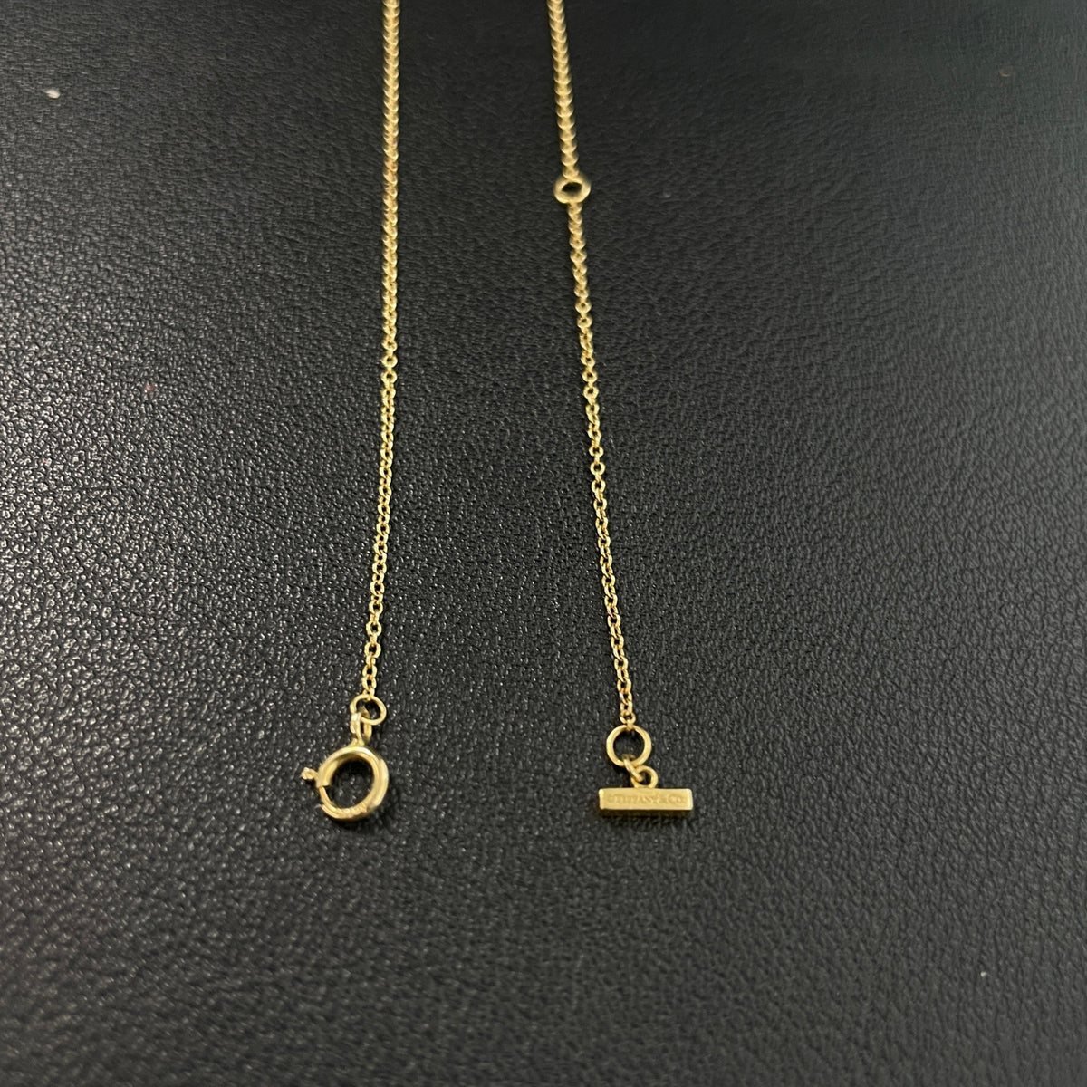 Tiffany & Co - Tiffany T Circle Pendant - Yellow gold - Gold
