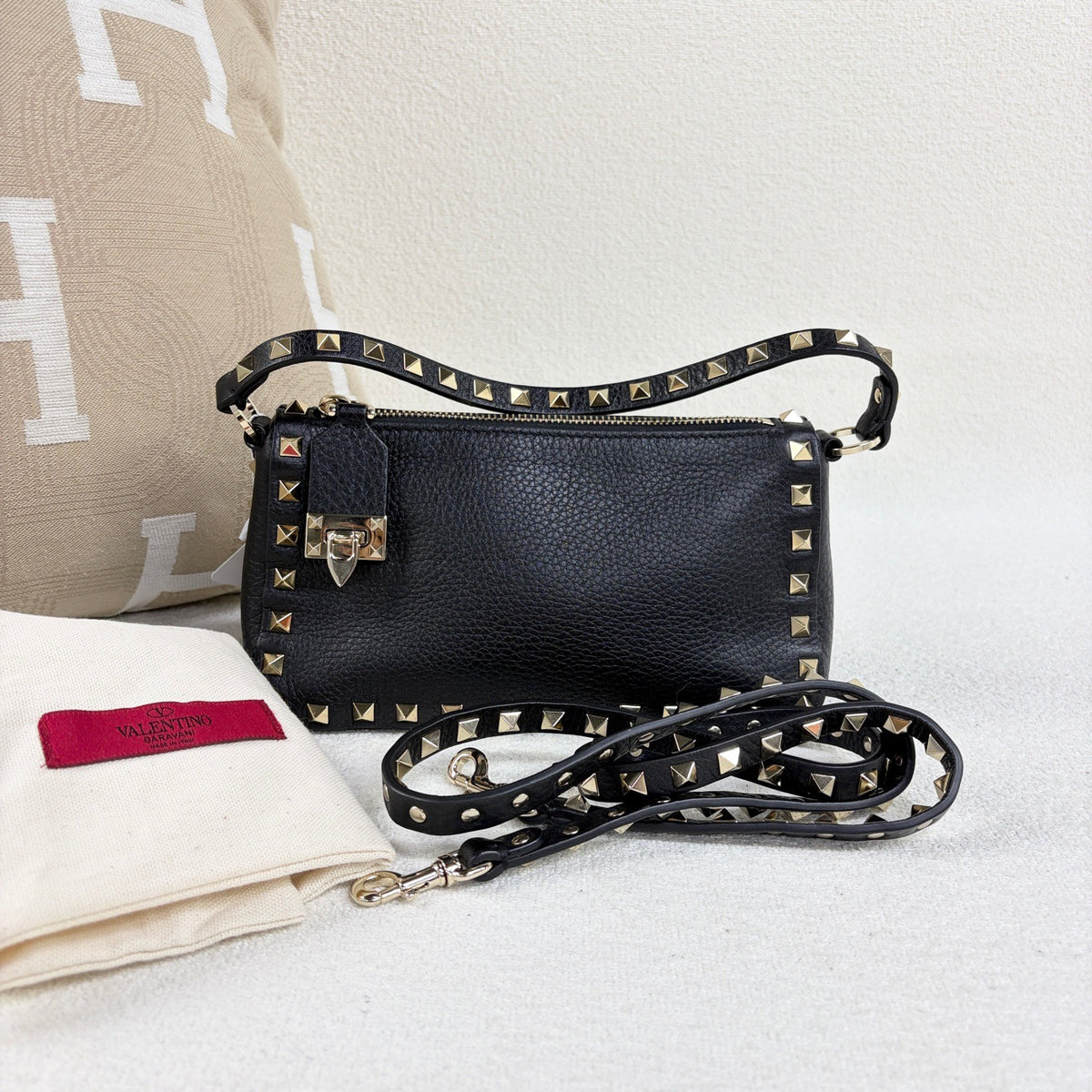 Valentino - Rockstud Shoulder Bag - Leather - Black - (mini)