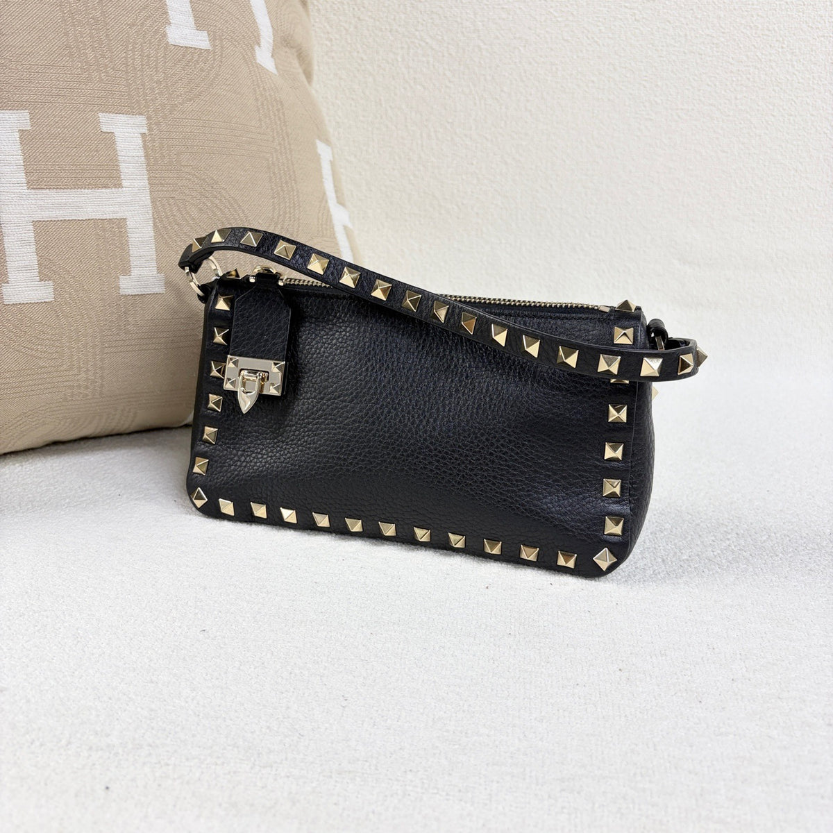 Valentino - Rockstud Shoulder Bag - Leather - Black - (mini)