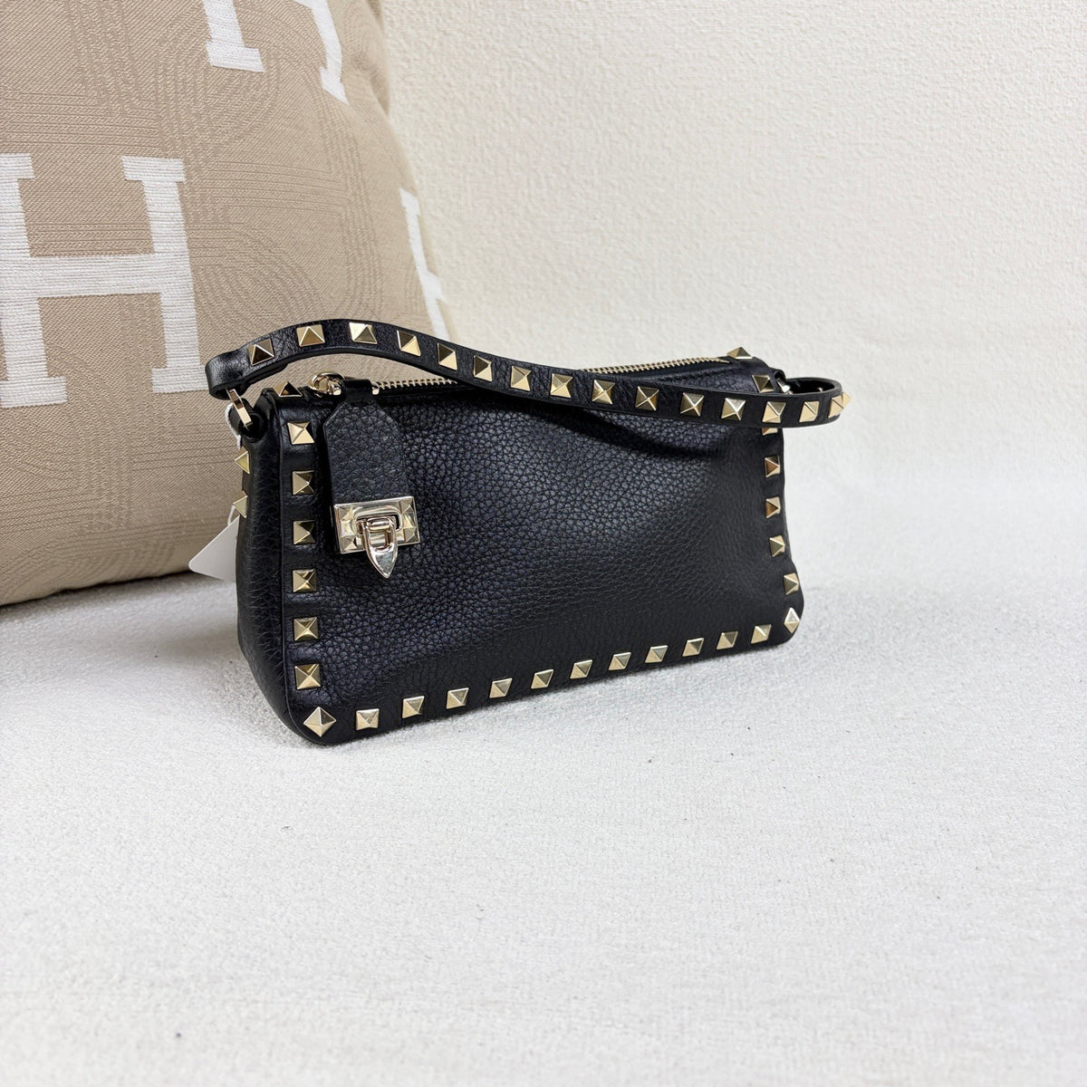 Valentino - Rockstud Shoulder Bag - Leather - Black - (mini)