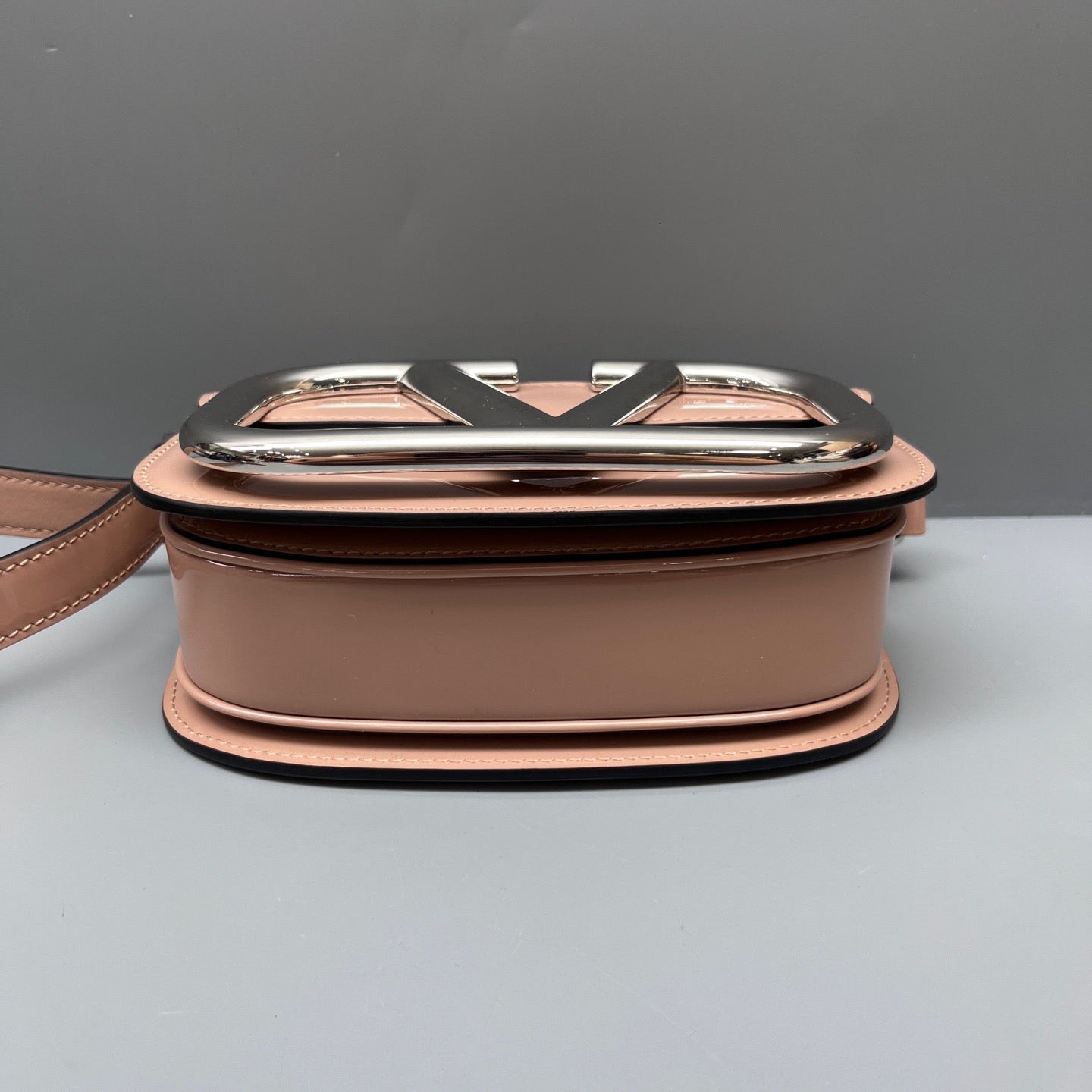Valentino - Supervee - Patent leather - Pink - (Mini)