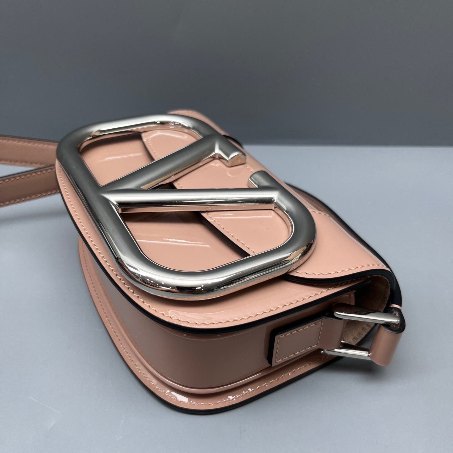 Valentino - Supervee - Patent leather - Pink - (Mini)
