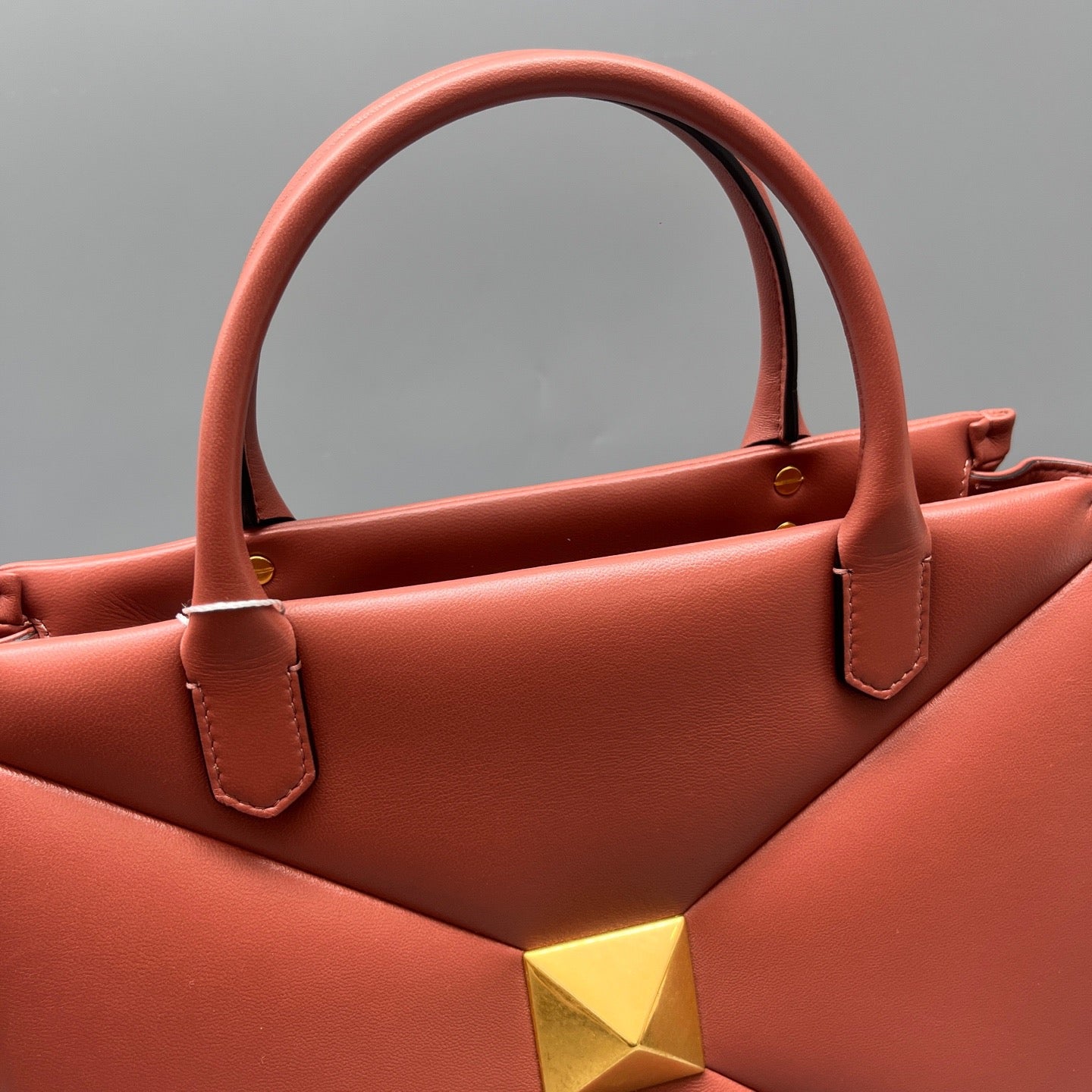 Valentino - Valentino Garavani One Stud Tote Bag - Leather - Red - (Medium)