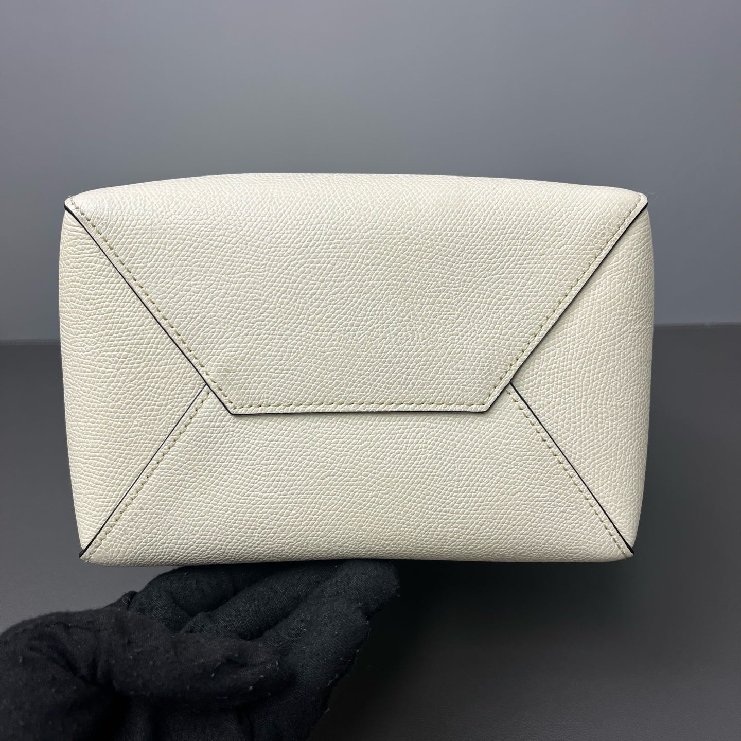 Valextra Bucket Bag Leather Beige - view 8