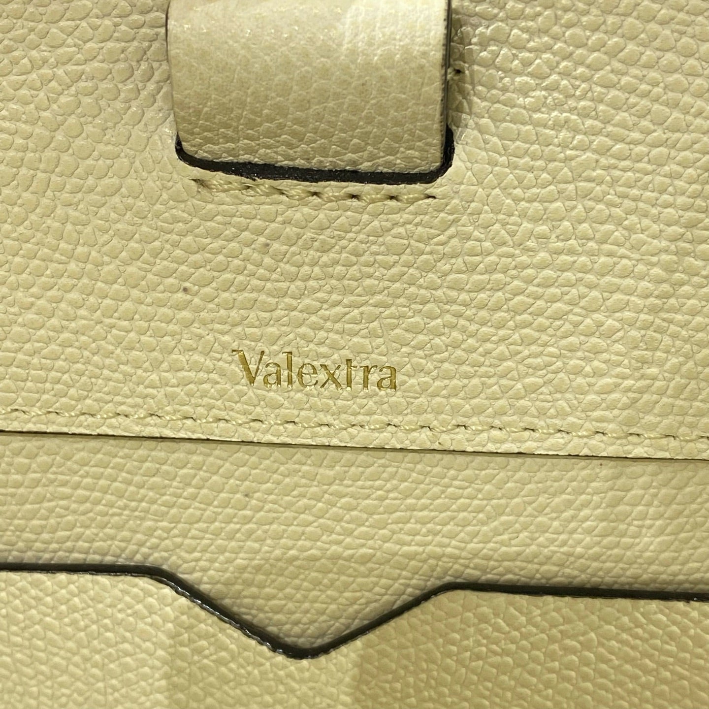 Valextra - Minimal Tote - Grained leather - Cream with Black Edging and Gold-Tone Hardware - (medium)