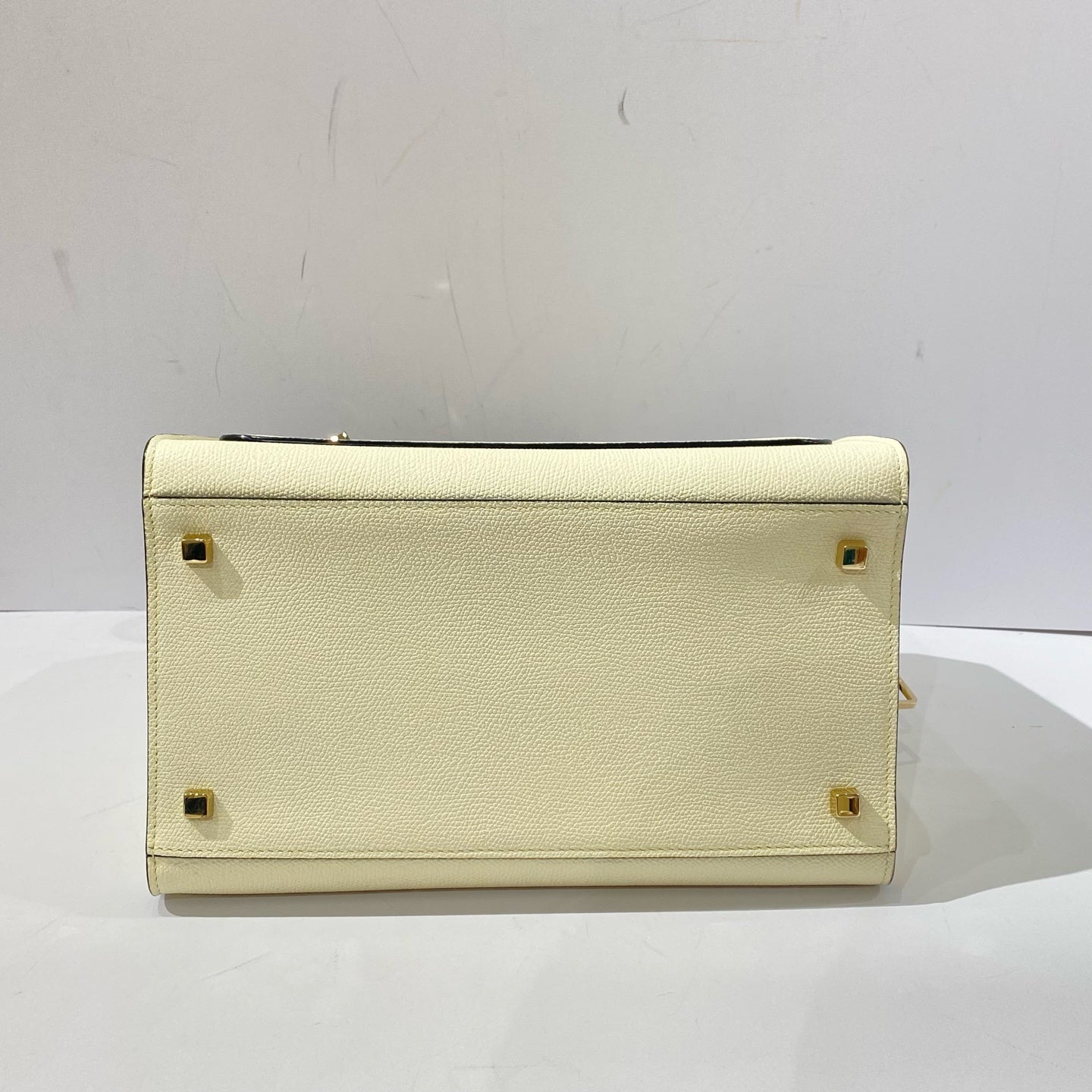 Valextra - Minimal Tote - Grained leather - Cream with Black Edging and Gold-Tone Hardware - (medium)