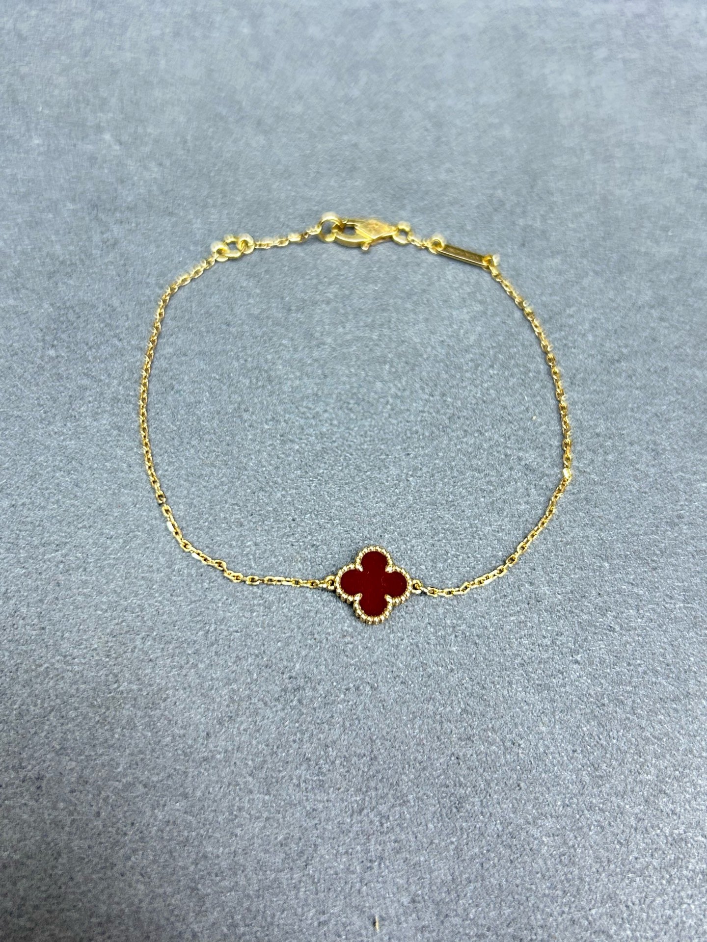 Van Cleef & Arpels - Alhambra Sweet - Yellow gold - Red - (17.5 cm)