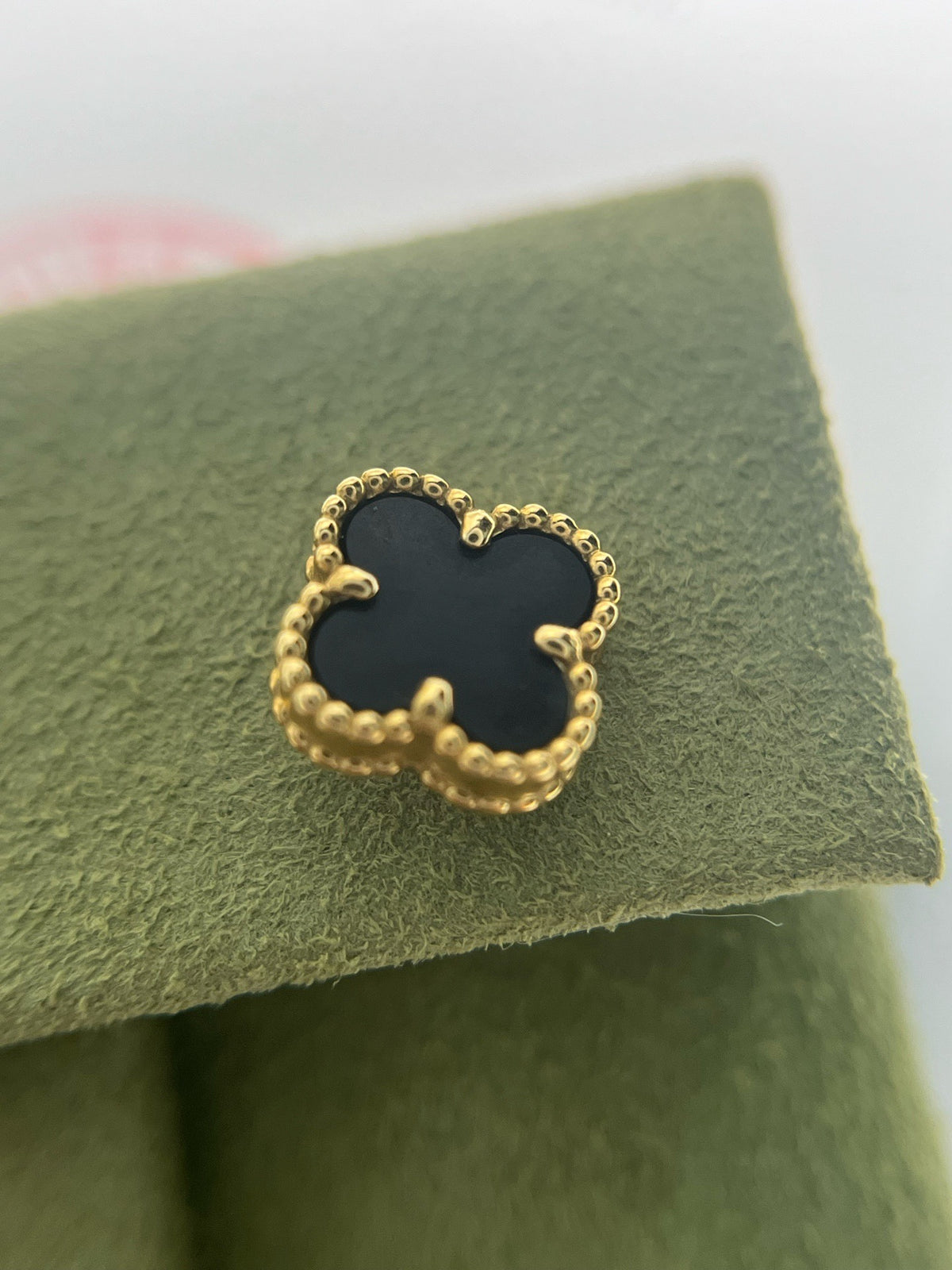 Van Cleef & Arpels - Alhambra - Yellow gold - Black