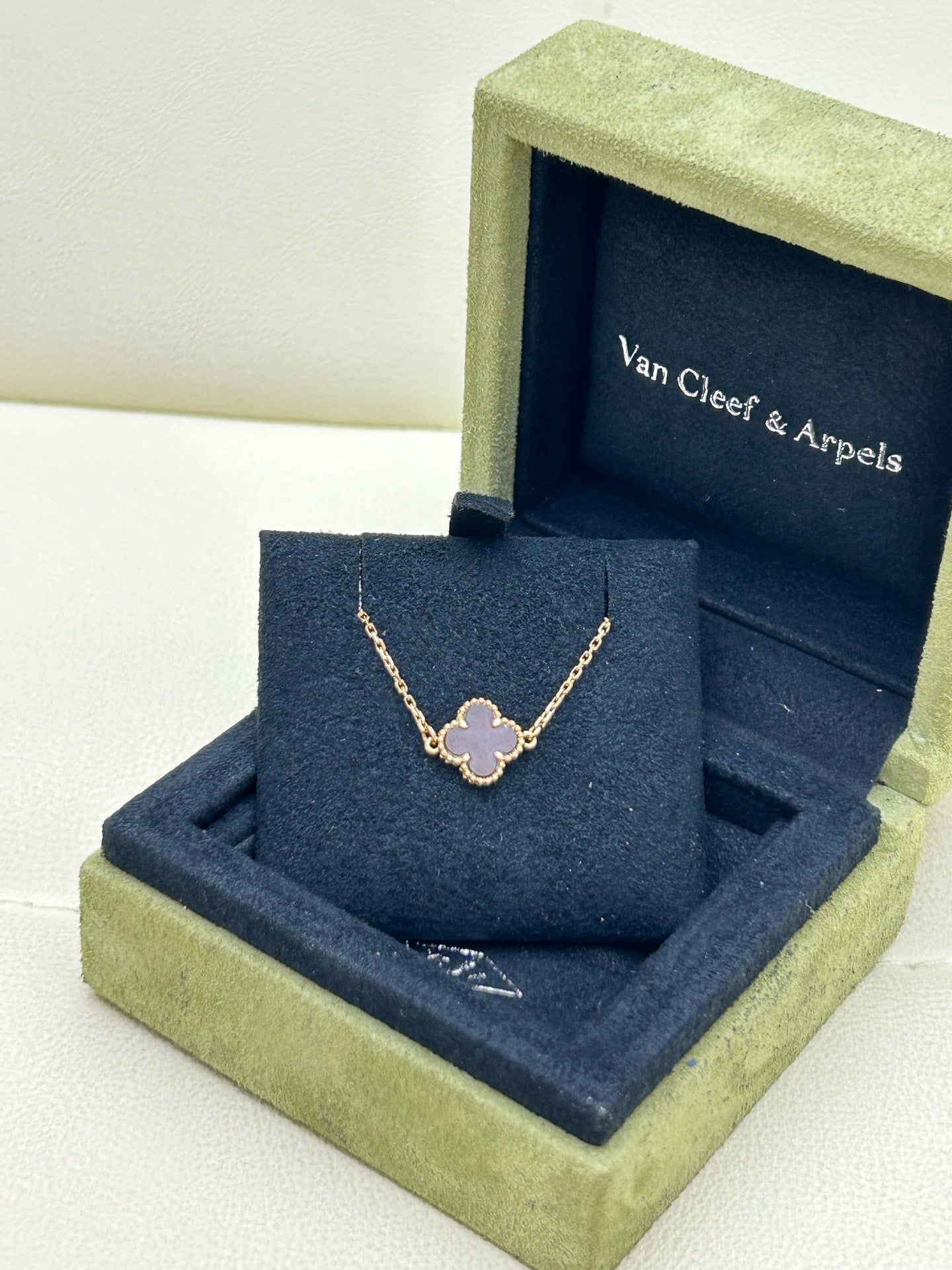 Van Cleef & Arpels - Alhambra - Yellow gold - Red - (17.5)