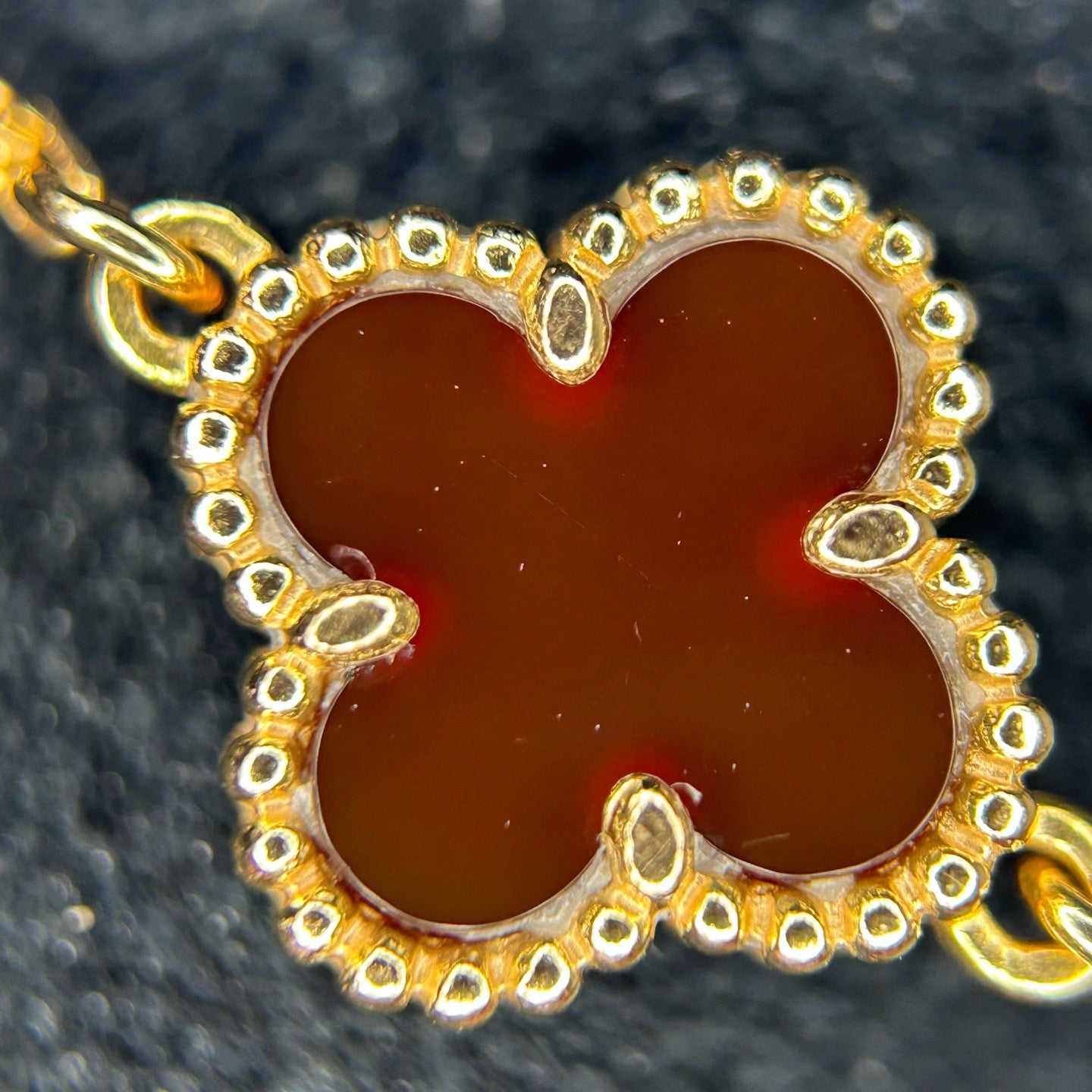 Van Cleef & Arpels - Alhambra - Yellow gold - Red - (17.5)