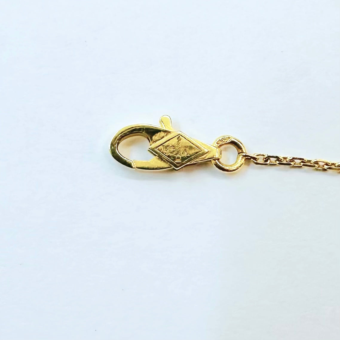 Van Cleef & Arpels - Alhambra - Yellow gold - White