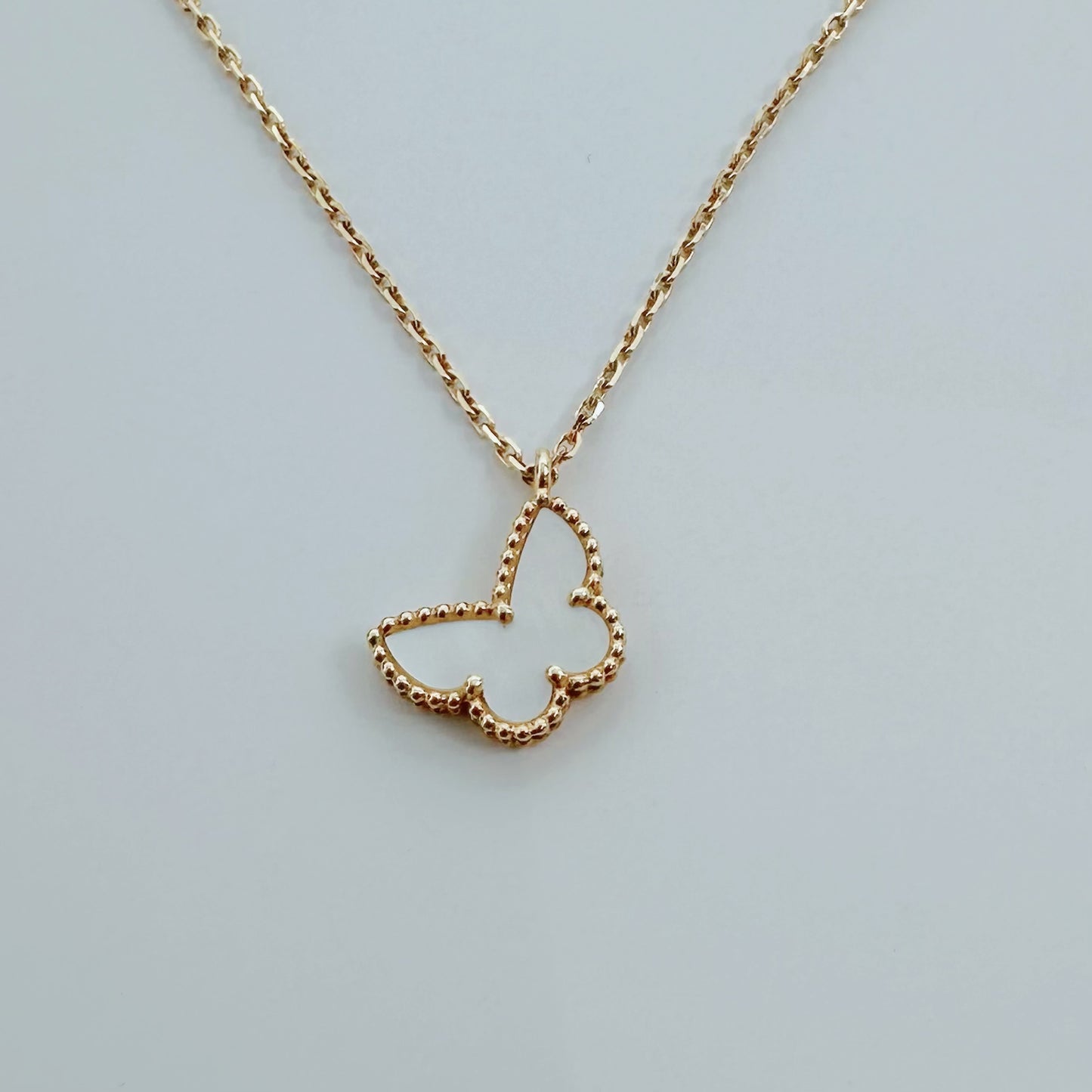 Van Cleef & Arpels - Butterflies - Yellow gold - White