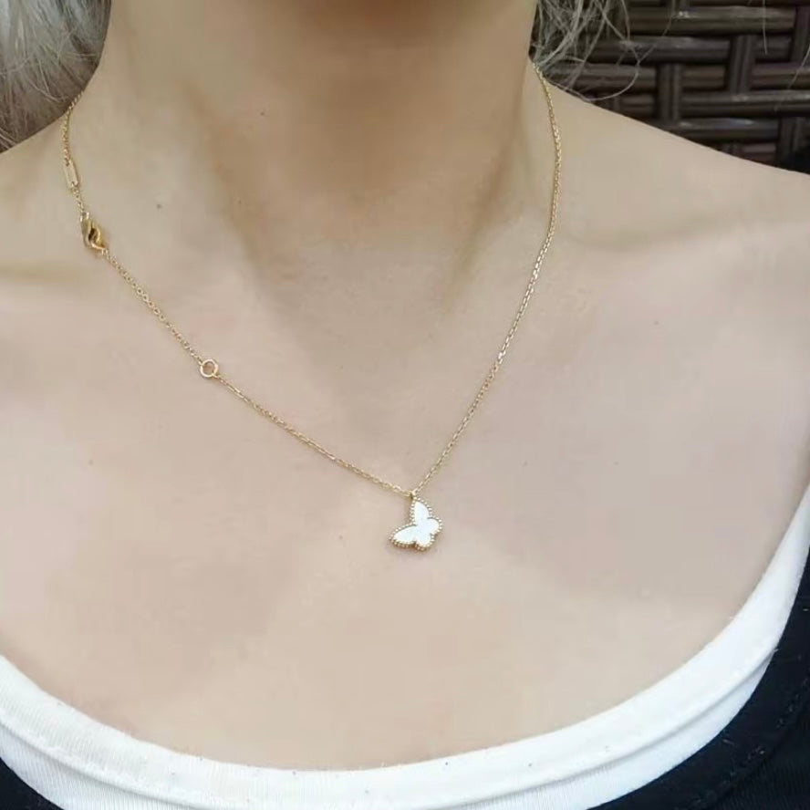 Van Cleef & Arpels - Butterflies - Yellow gold - White