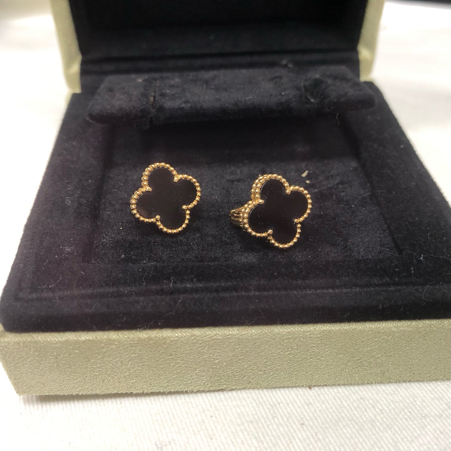 Van Cleef Arpels - Sweet Alhambra - Yellow gold - Black