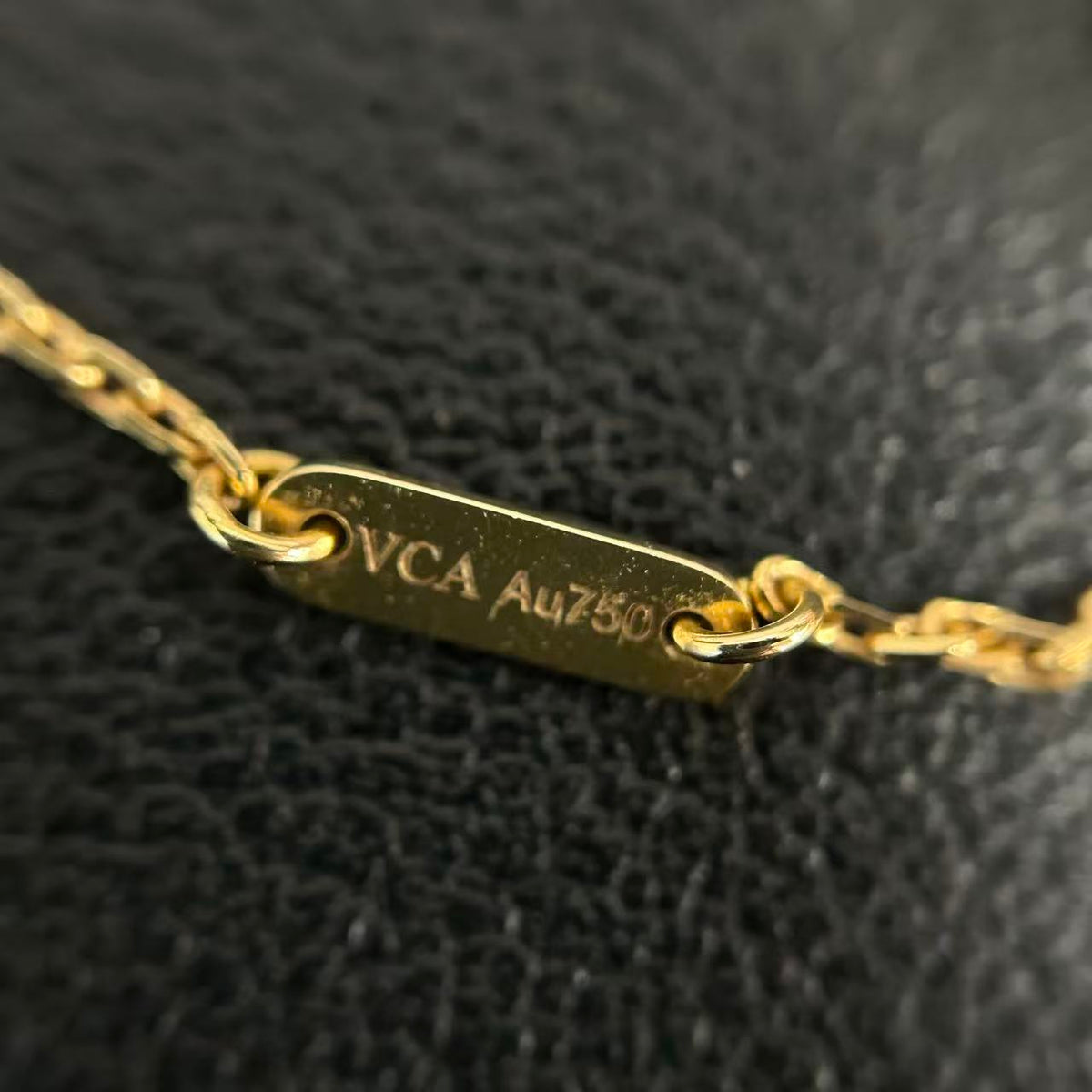 Van Cleef & Arpels - Sweet Alhambra - Yellow gold - Red