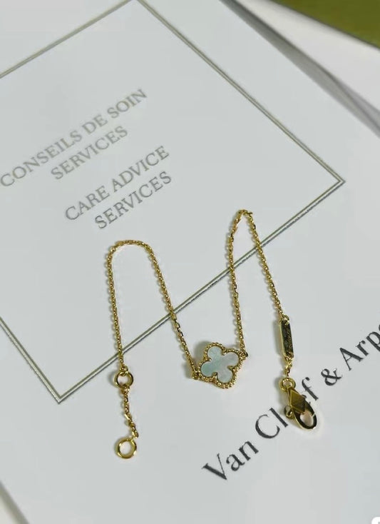 Van Cleef & Arpels - Sweet Alhambra - Yellow gold - White