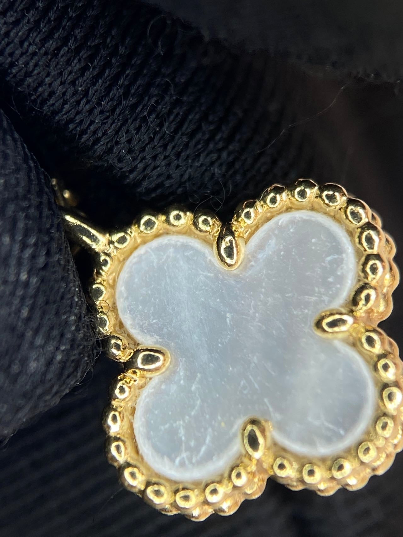 Van Cleef & Arpels - Sweet Alhambra - Yellow gold - White - (28 cm)