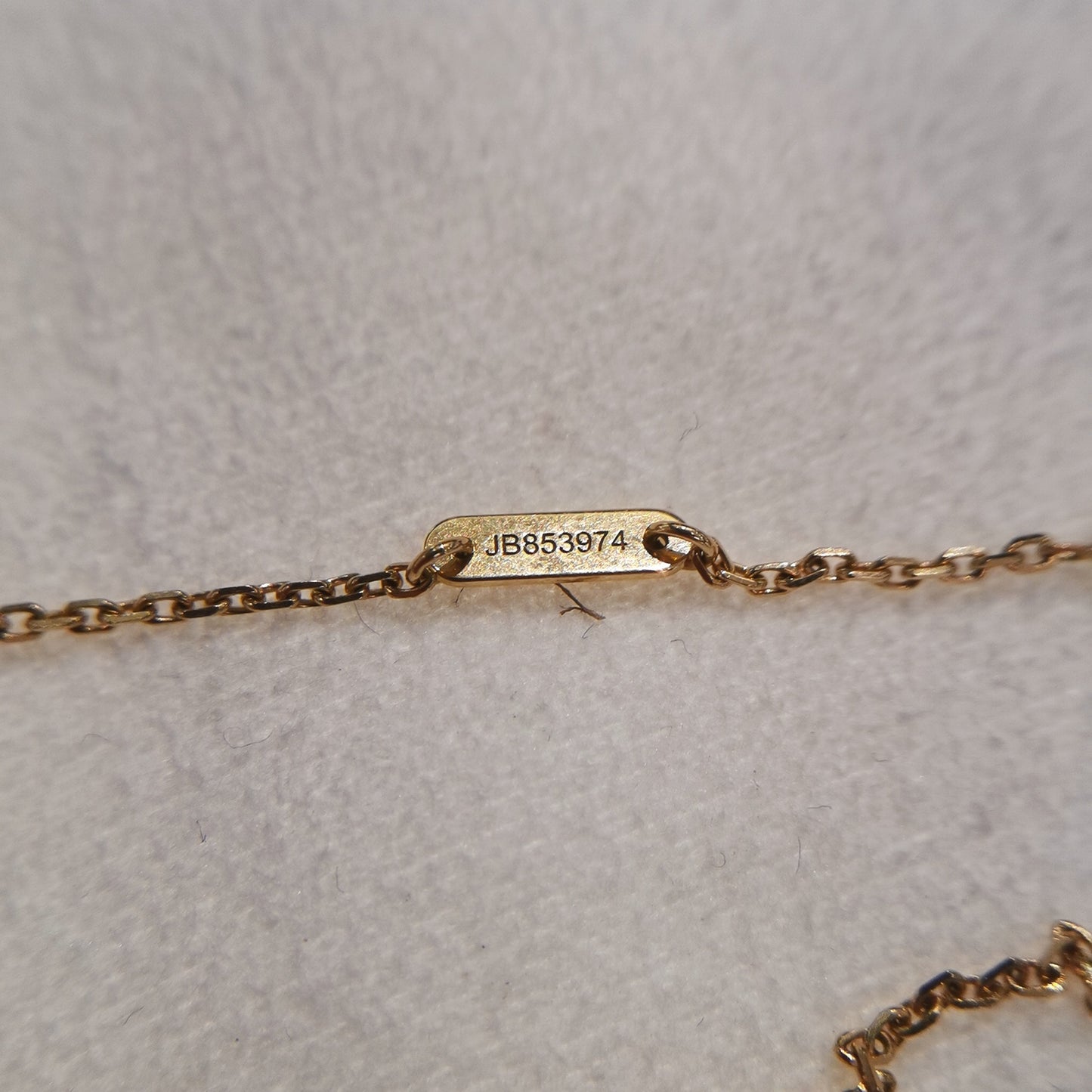 Van Cleef & Arpels - Sweet Alhambra - Yellow gold - White - (40 cm)