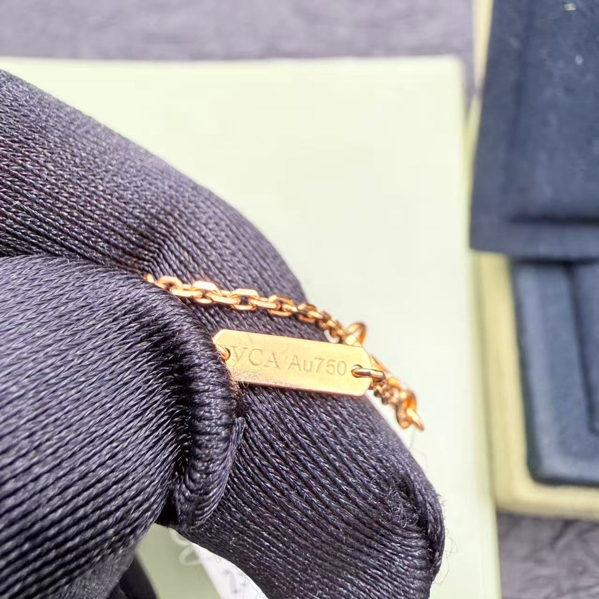 Van Cleef & Arpels - Vintage Alhambra - 18-karat yellow gold and carnelian - Red