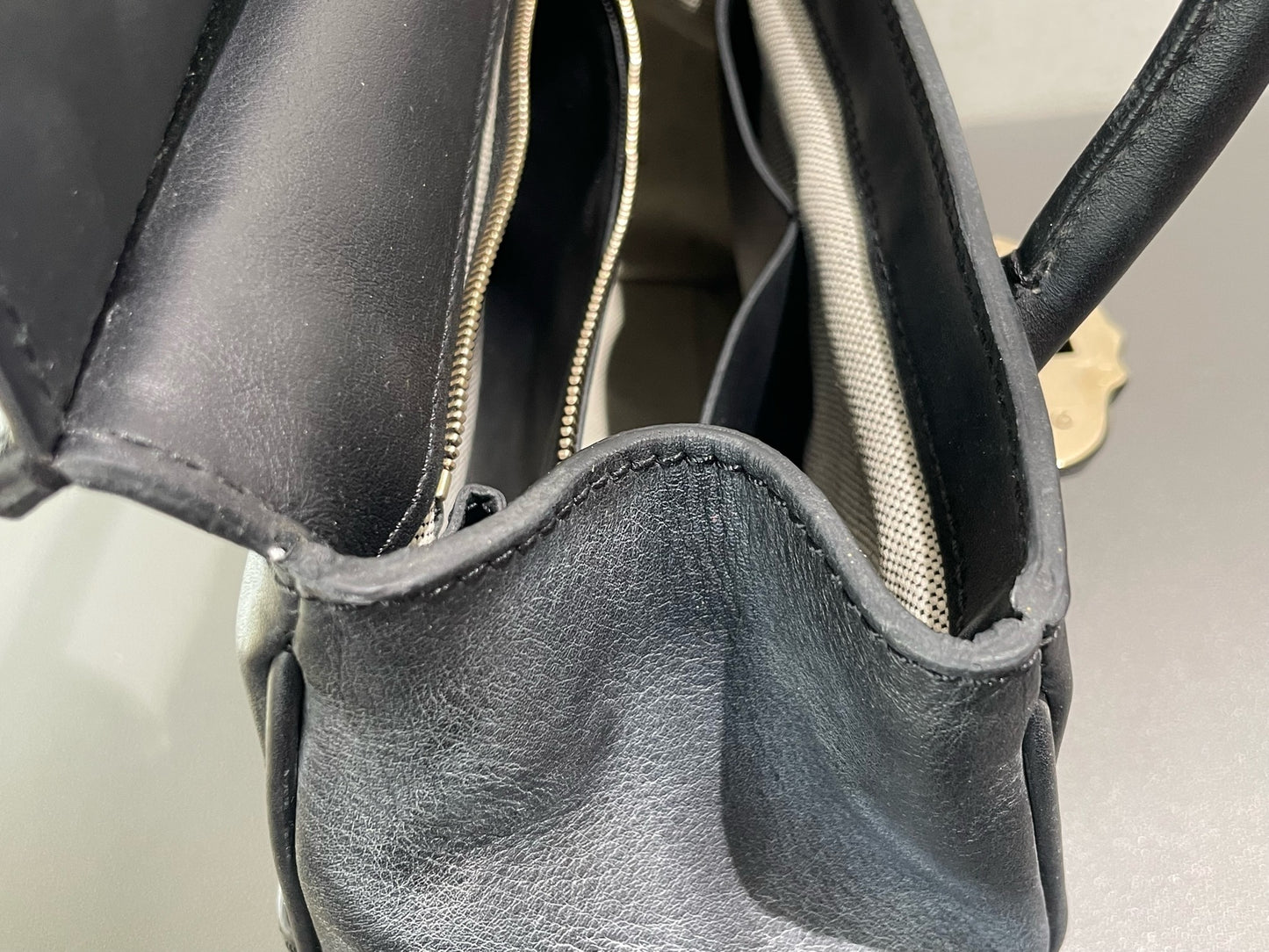 Versace - Medusa Satchel Bag - Leather - Black - (Medium)