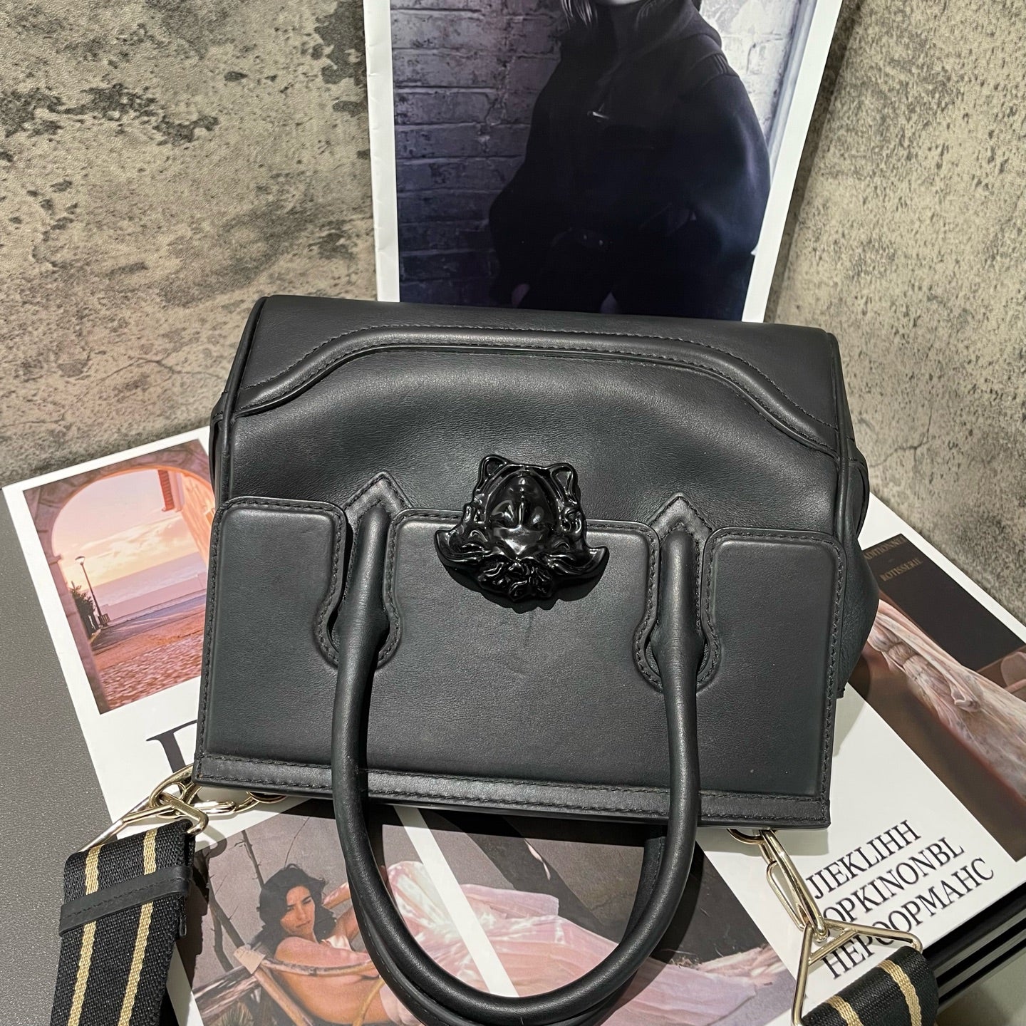 Versace - Medusa Satchel Bag - Leather - Black - (Medium)