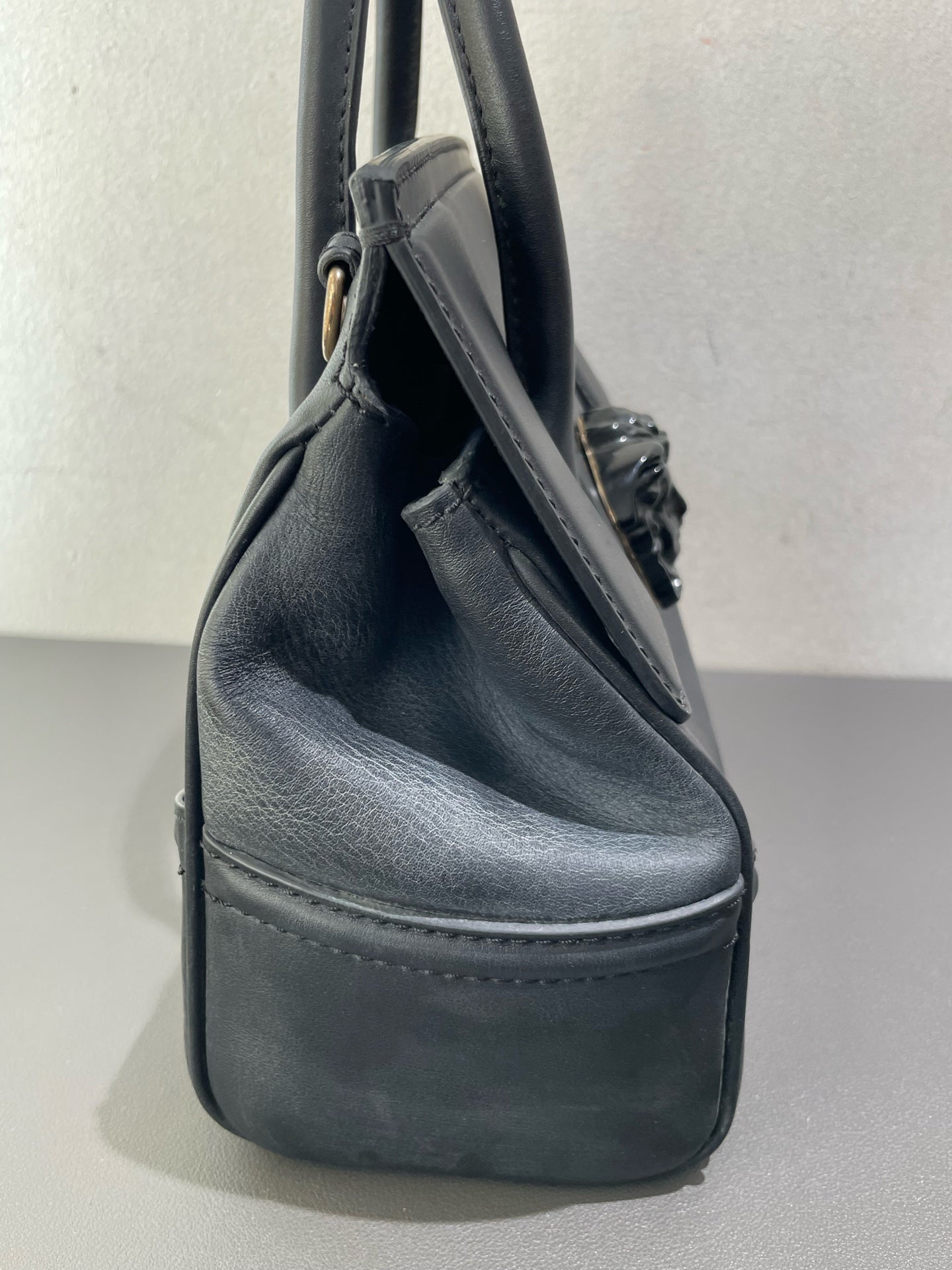 Versace - Medusa Satchel Bag - Leather - Black - (Medium)